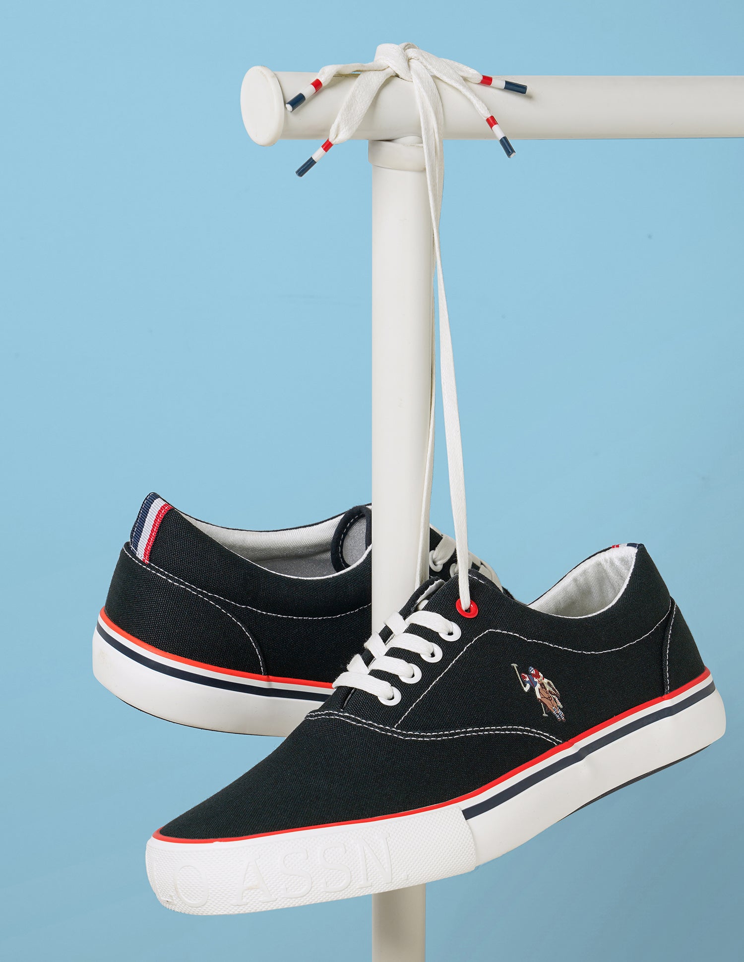 Men Clyde Blk 2.0 Lace-Ups Sneakers