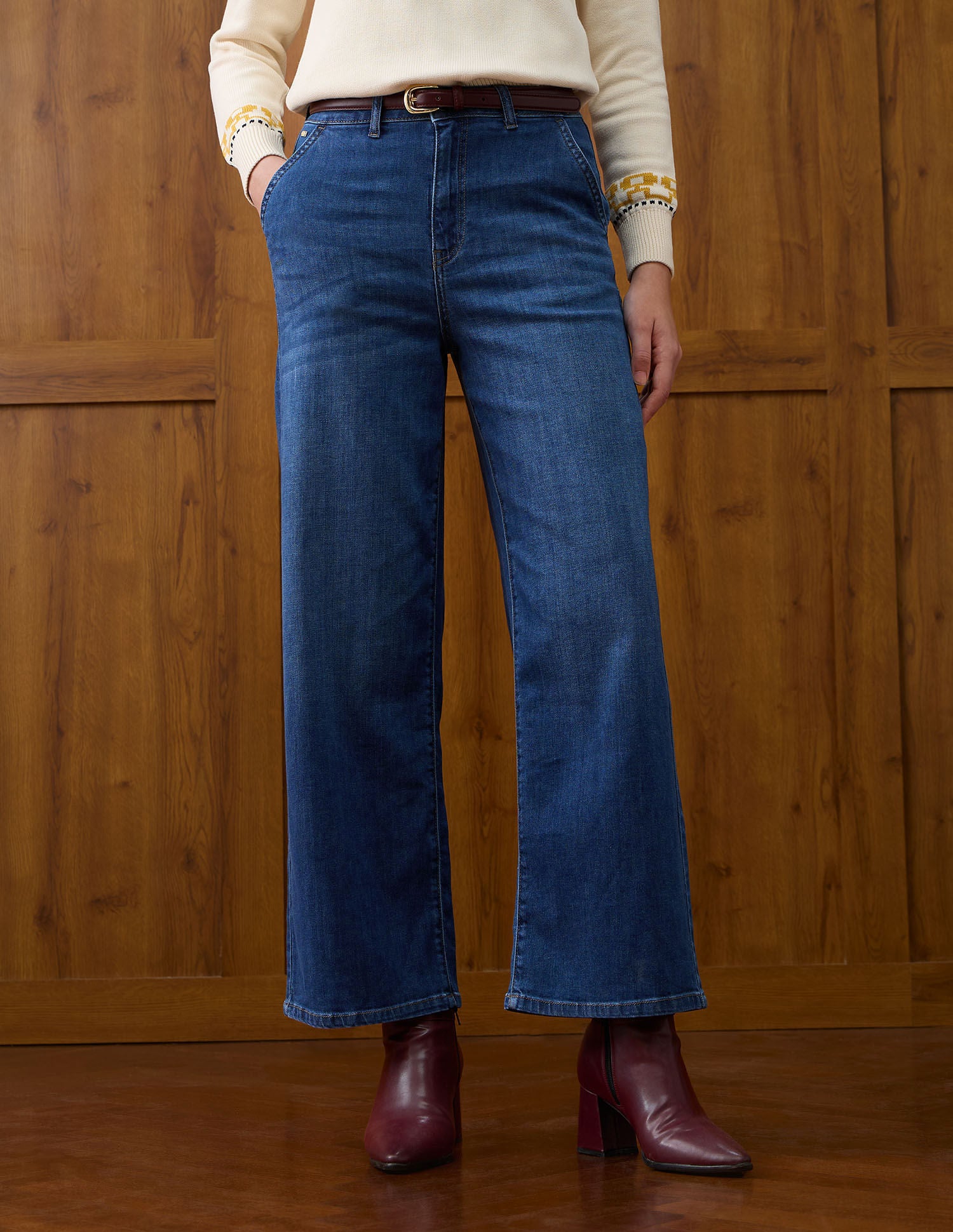High Rise Wide Leg Fit Jeans