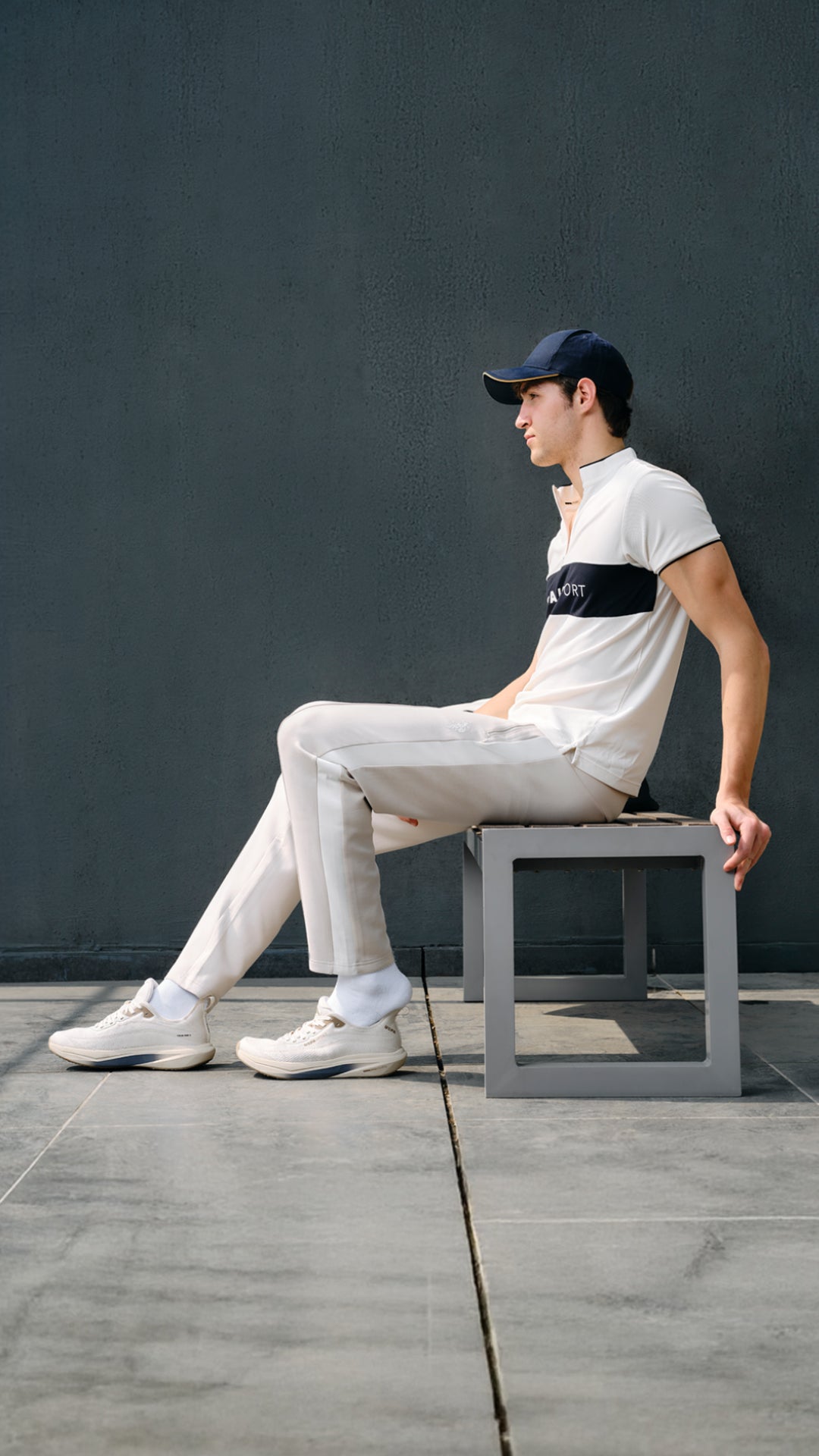 Round Toe Field Pro 4 Sneakers