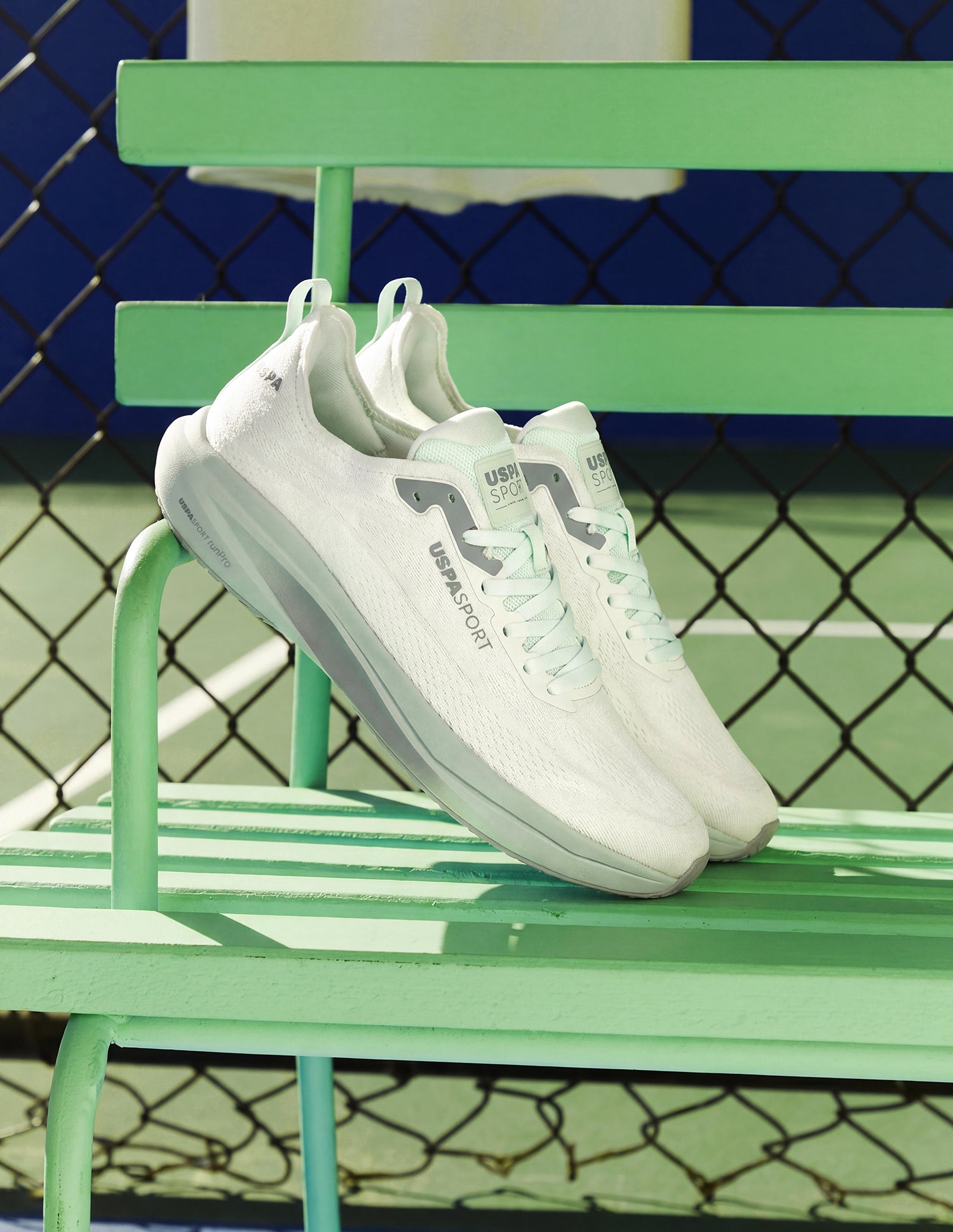 Field Pro 4 Lace-Ups Running Shoes