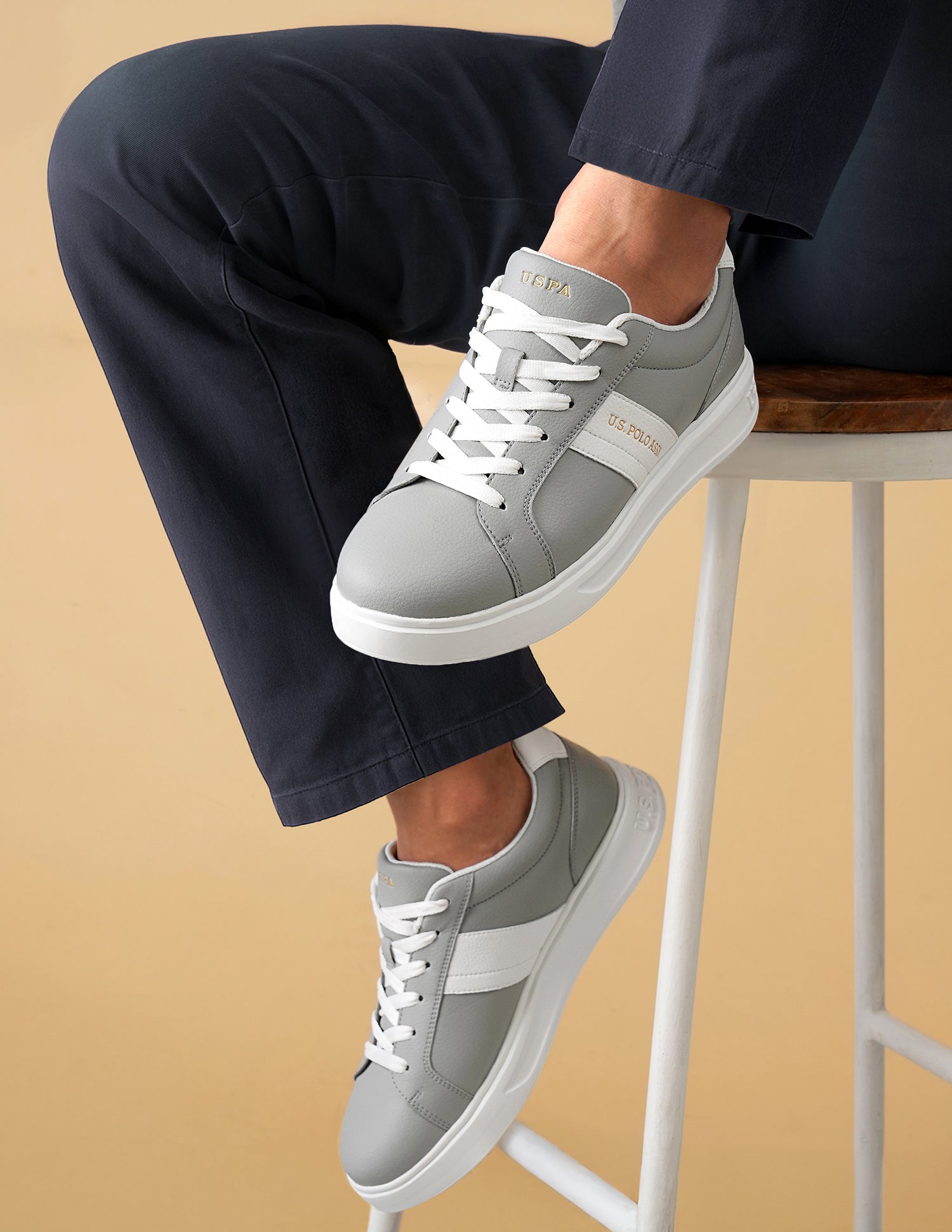 Men Kensy Colour Blocked Sneakers