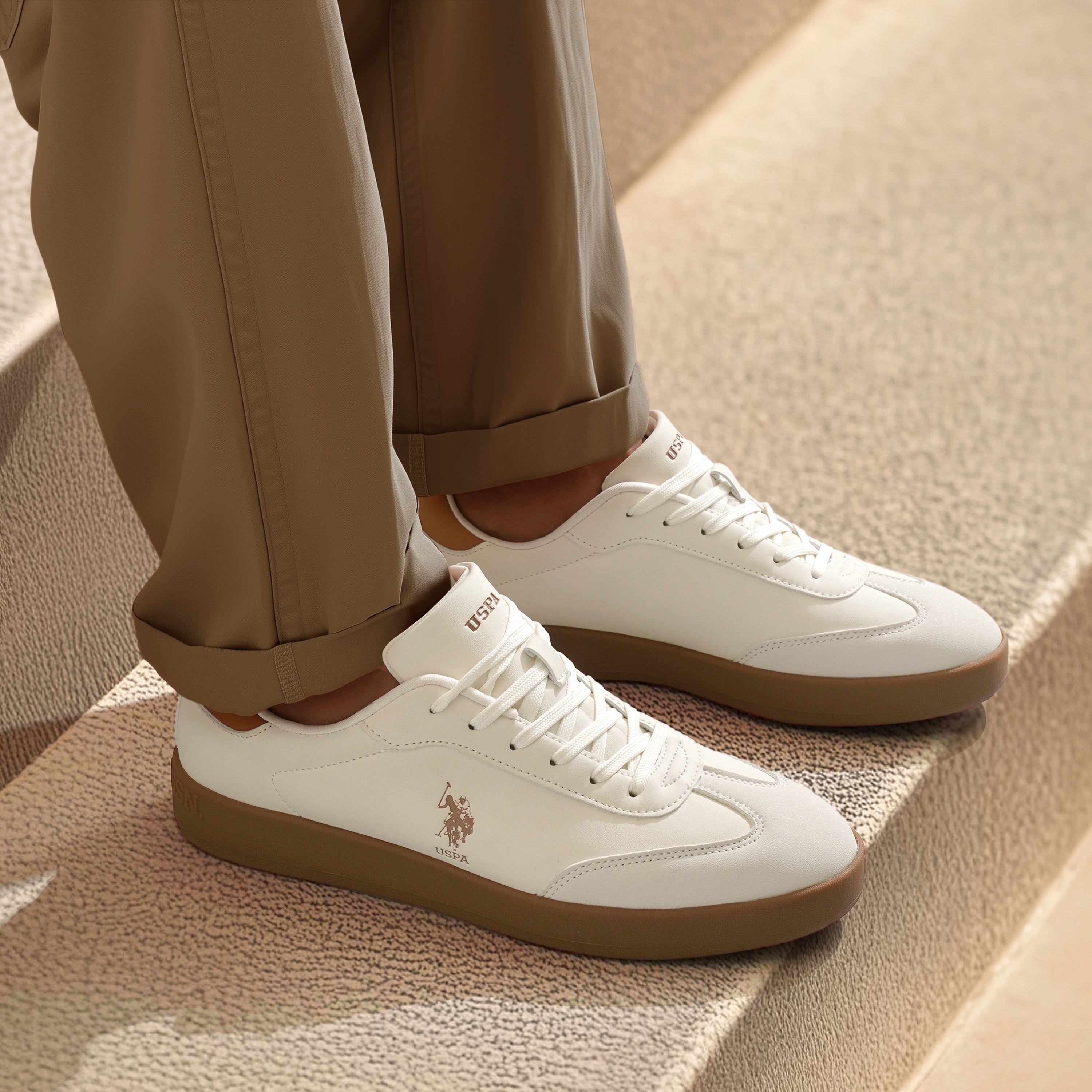 Men Coba 2.0 Colourblocked Round Toe Sneakers