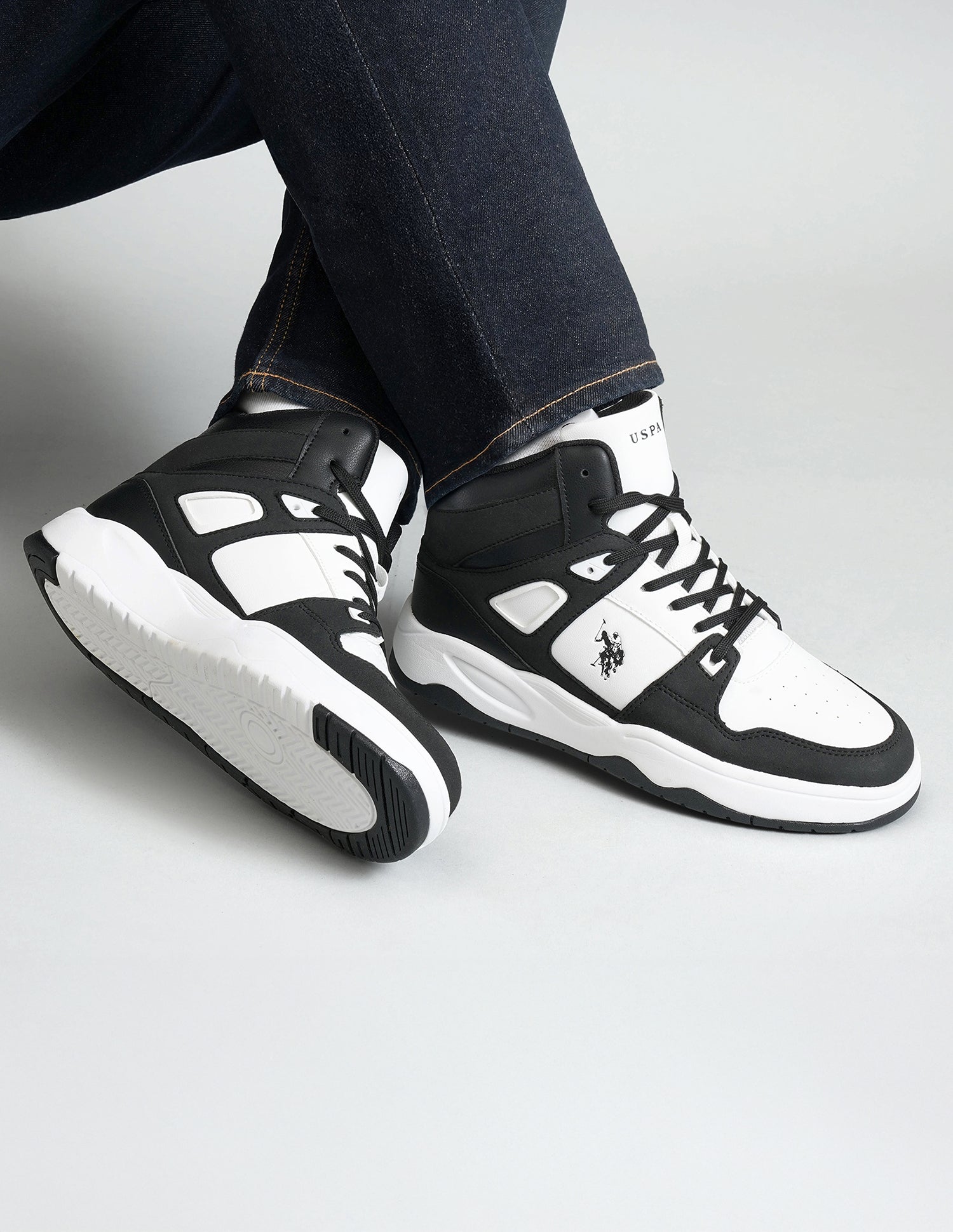 Men Bruce Mid Top Sneakers