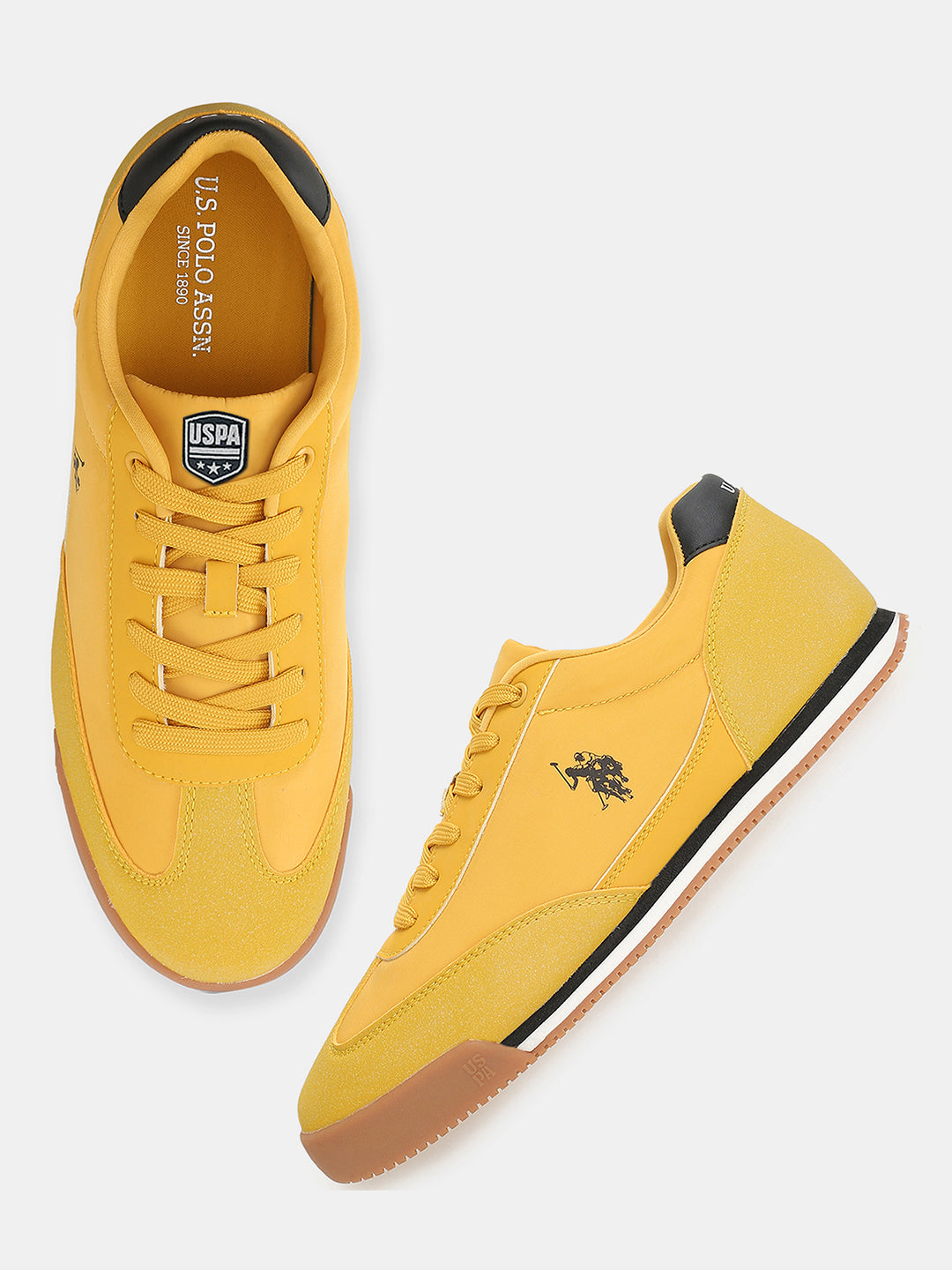 Men Solid Treviri Sneakers