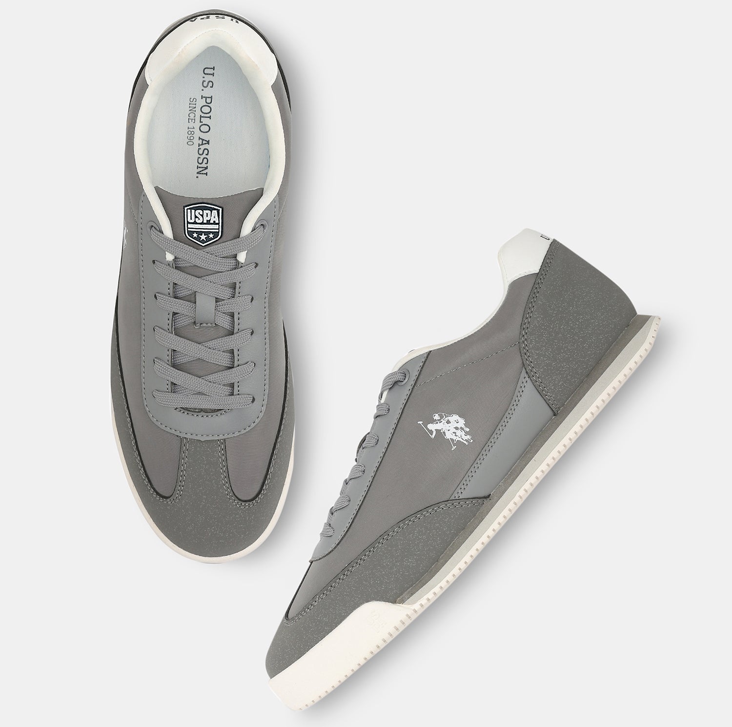 Men Solid Treviri Sneakers