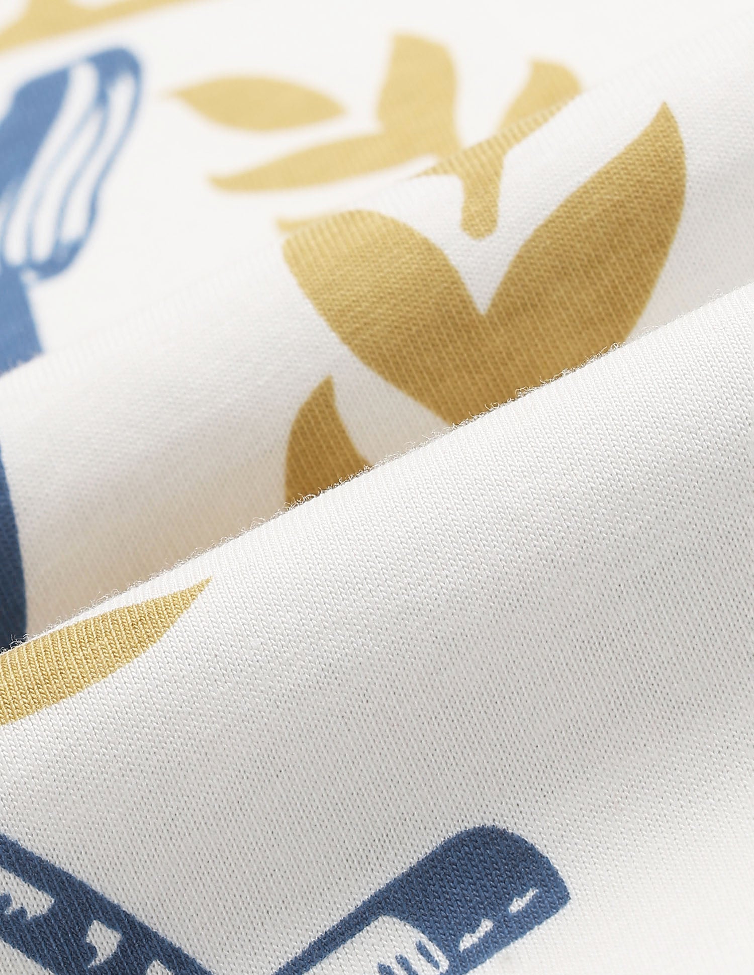 Graphic Print Muscle Fit T-Shirt Ivory - U.S. POLO ASSN. | Large