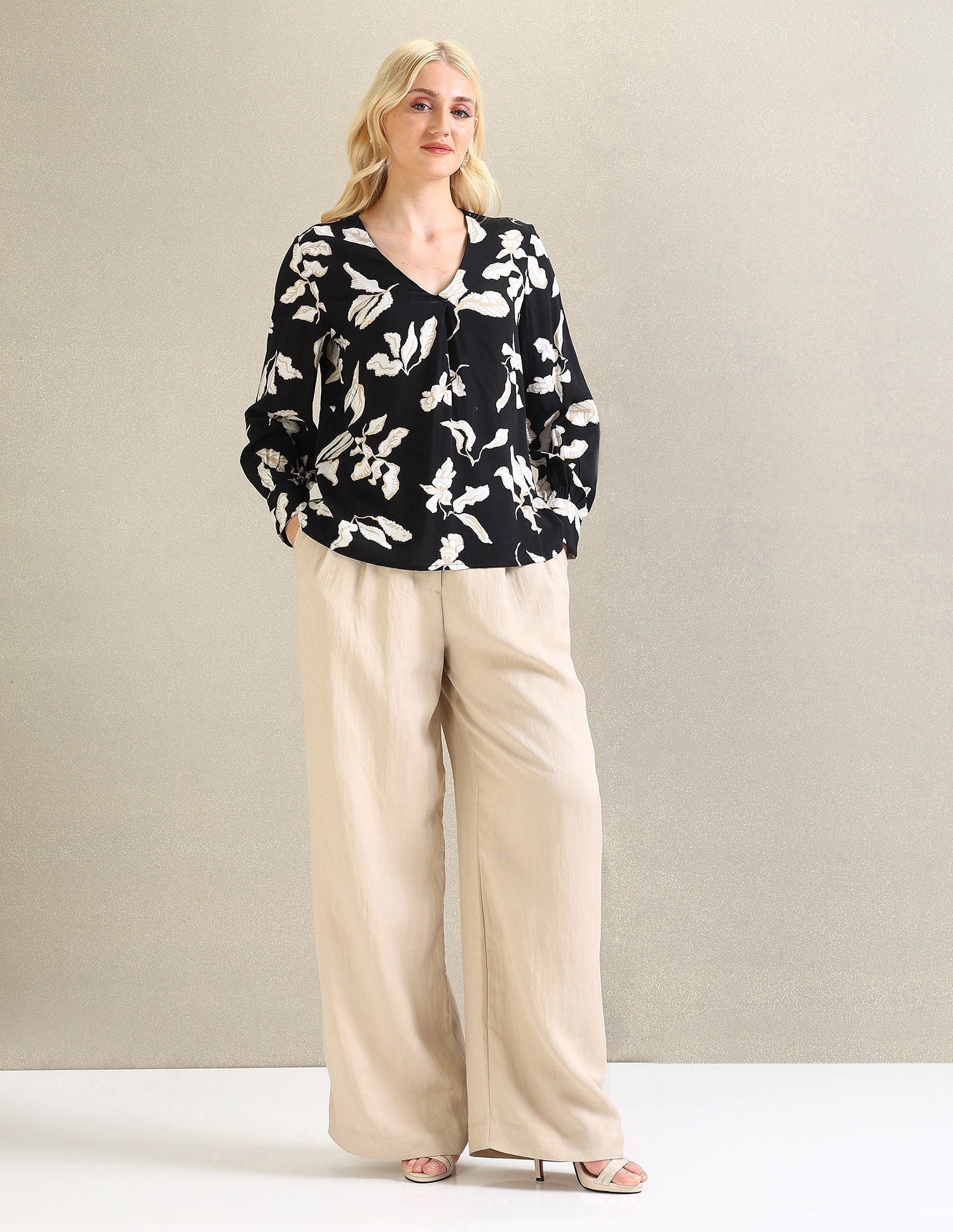 V-Neck Floral Print Top Black - U.S. POLO ASSN. | Large