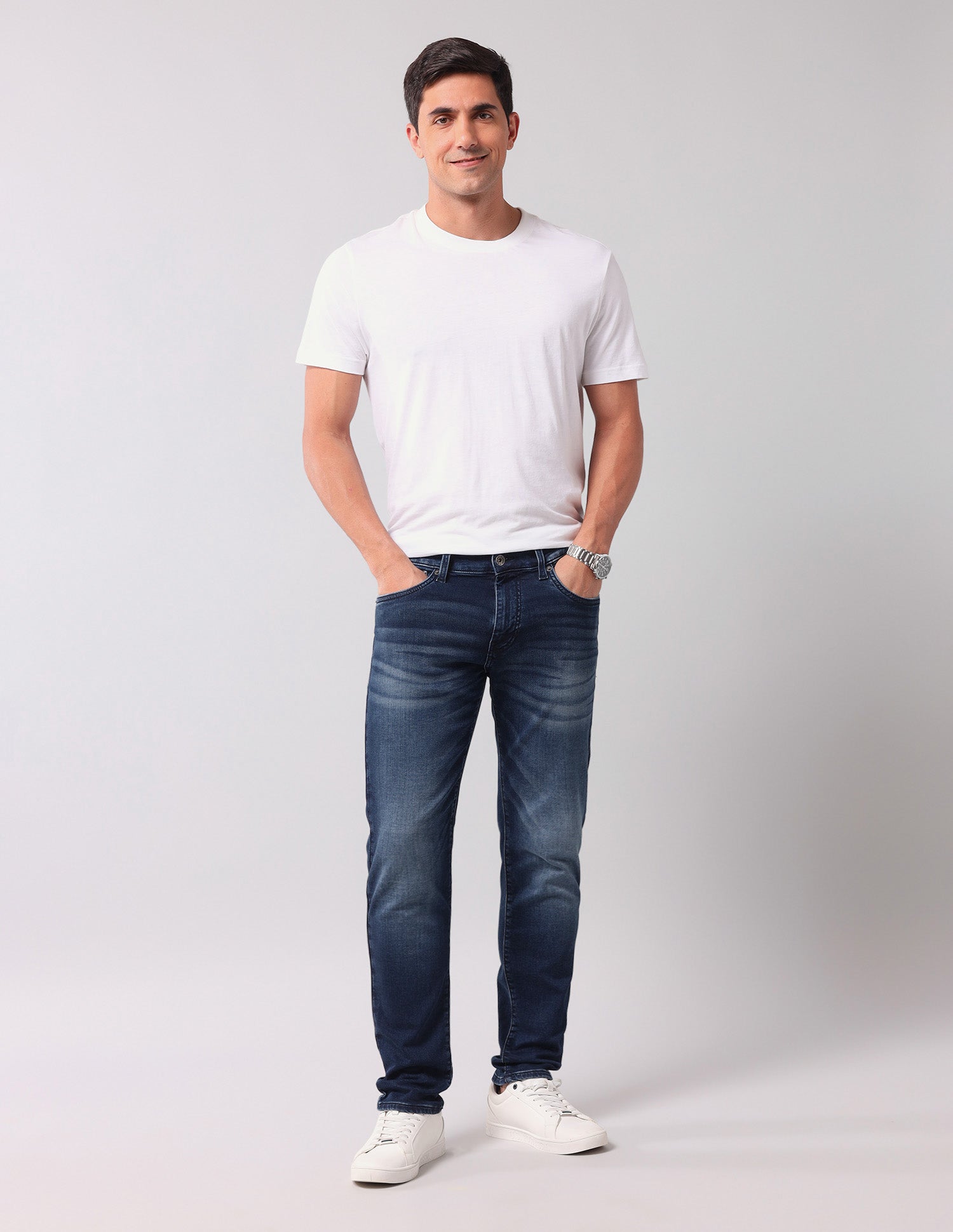 Brandon Slim Tapered Fit Blue Jeans Mid wash - U.S. Polo Assn. India | Large