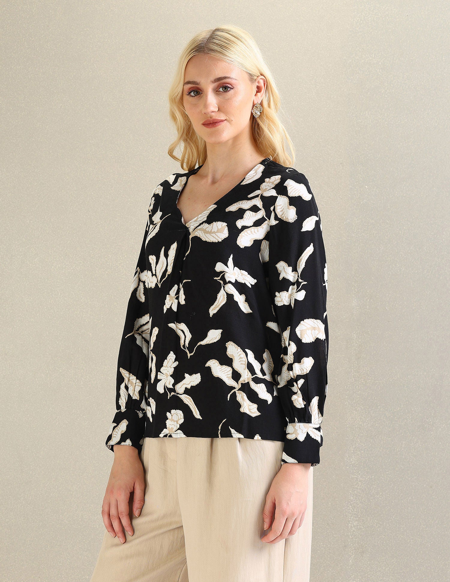 V-Neck Floral Print Top Black - U.S. POLO ASSN. | Large