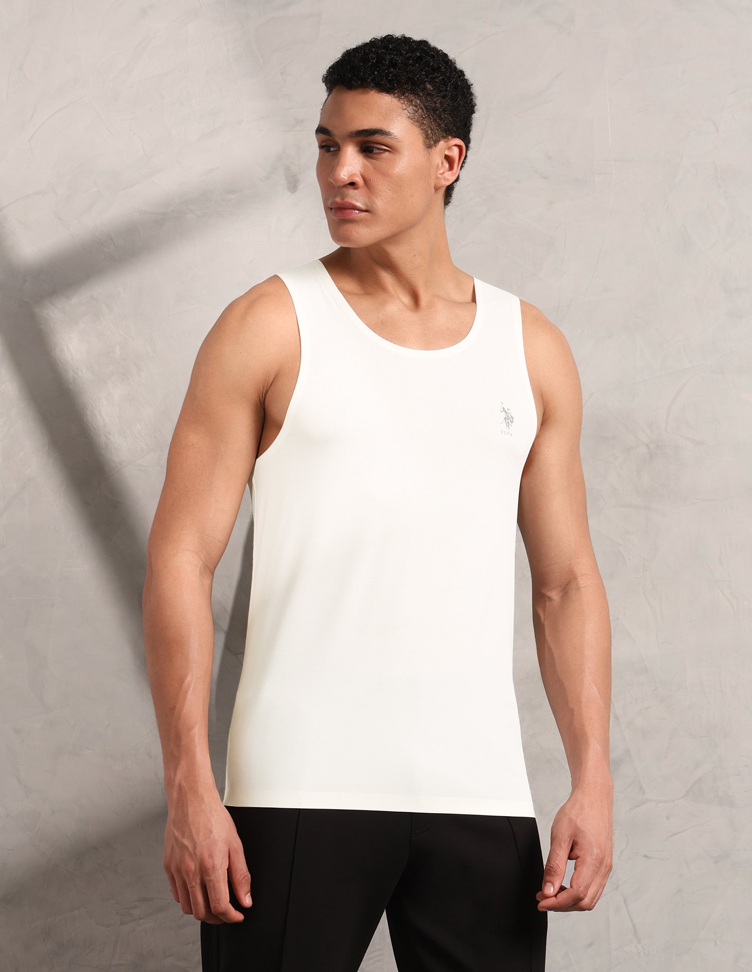 Breathe Easy Mesh Seamless RV001 Sports Vest Off White - U.S. Polo Assn. India | Large