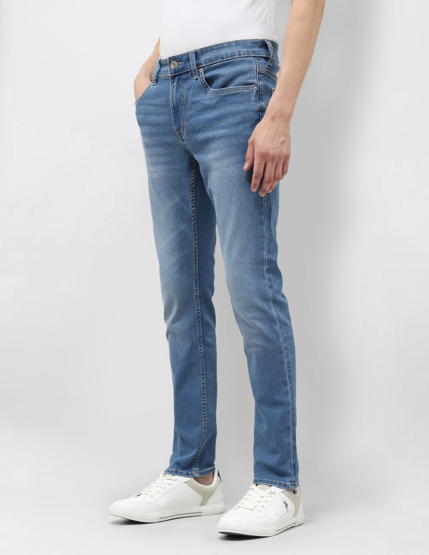 Brandon Slim Tapered Fit Blue Jeans Light Indigo - U.S. POLO ASSN. | Large