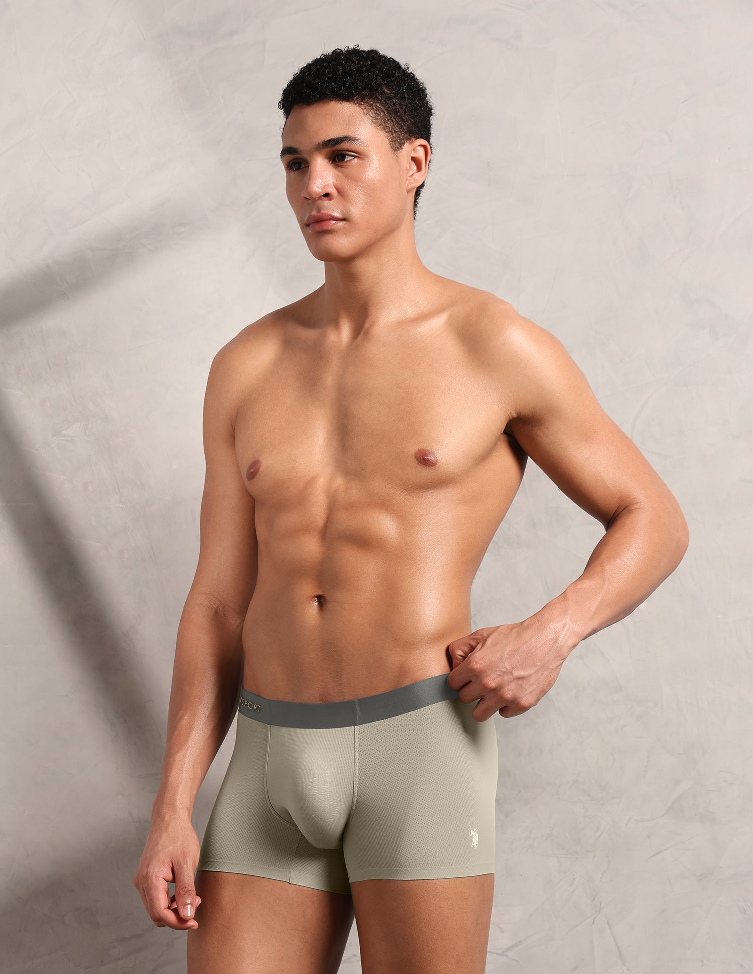 Signature Sports Mesh RT009 Seamless Trunk Chalk - U.S. Polo Assn. India | Large