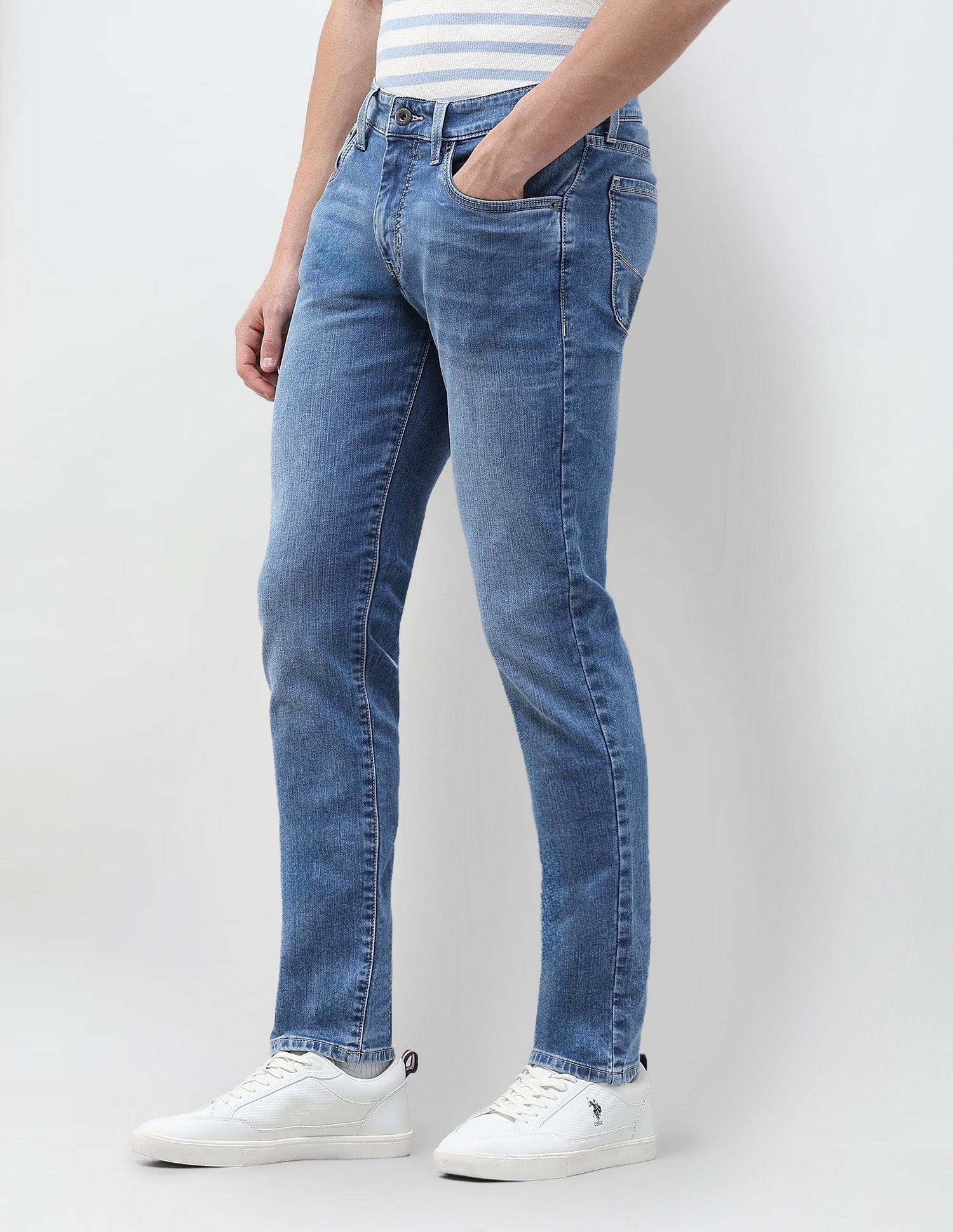 Brandon Slim Tapered Fit Blue Jeans Light Blue - U.S. Polo Assn. India | Large