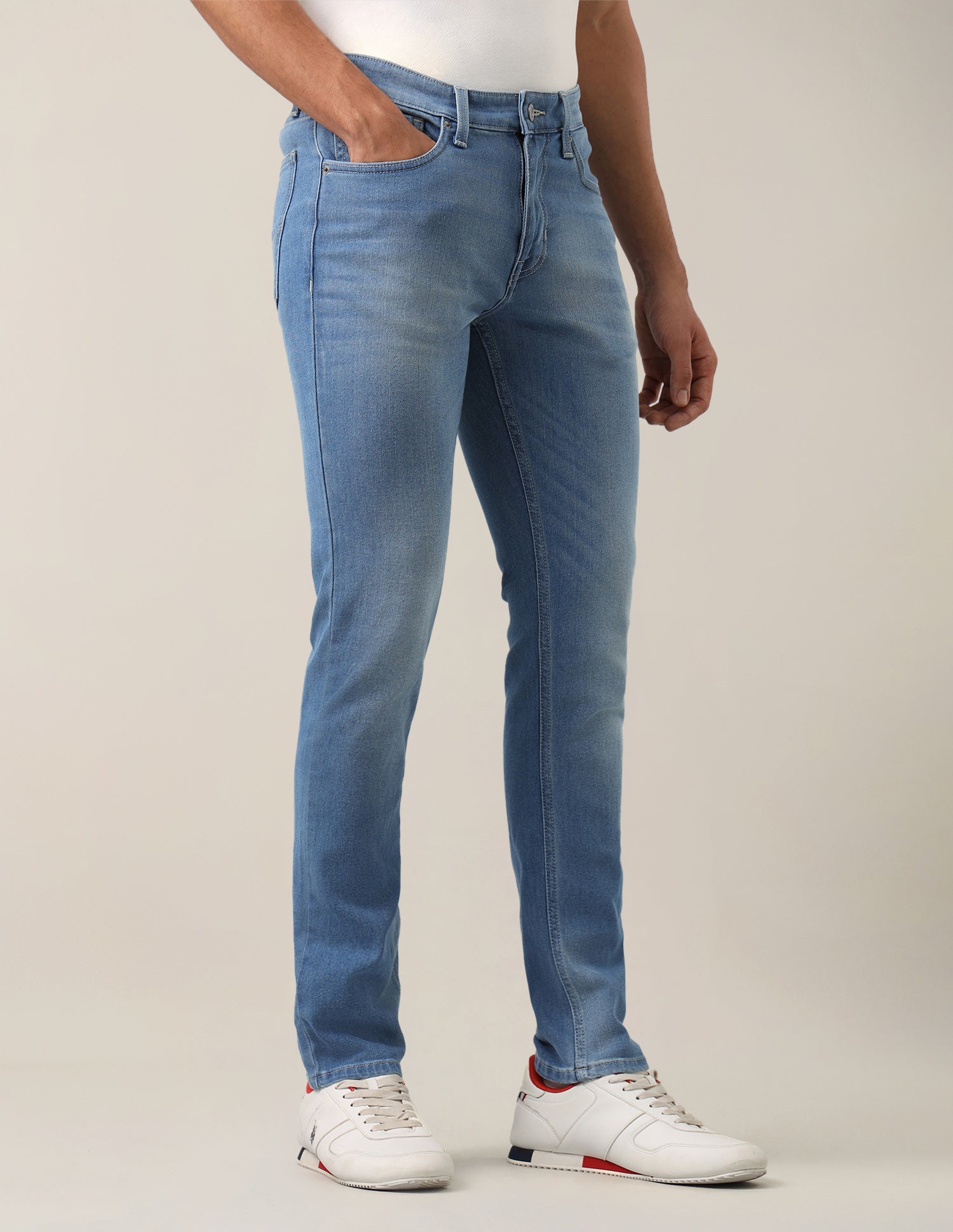 Brandon Slim-Tapered Fit Blue Jeans Light Indigo - U.S. Polo Assn. India | Large