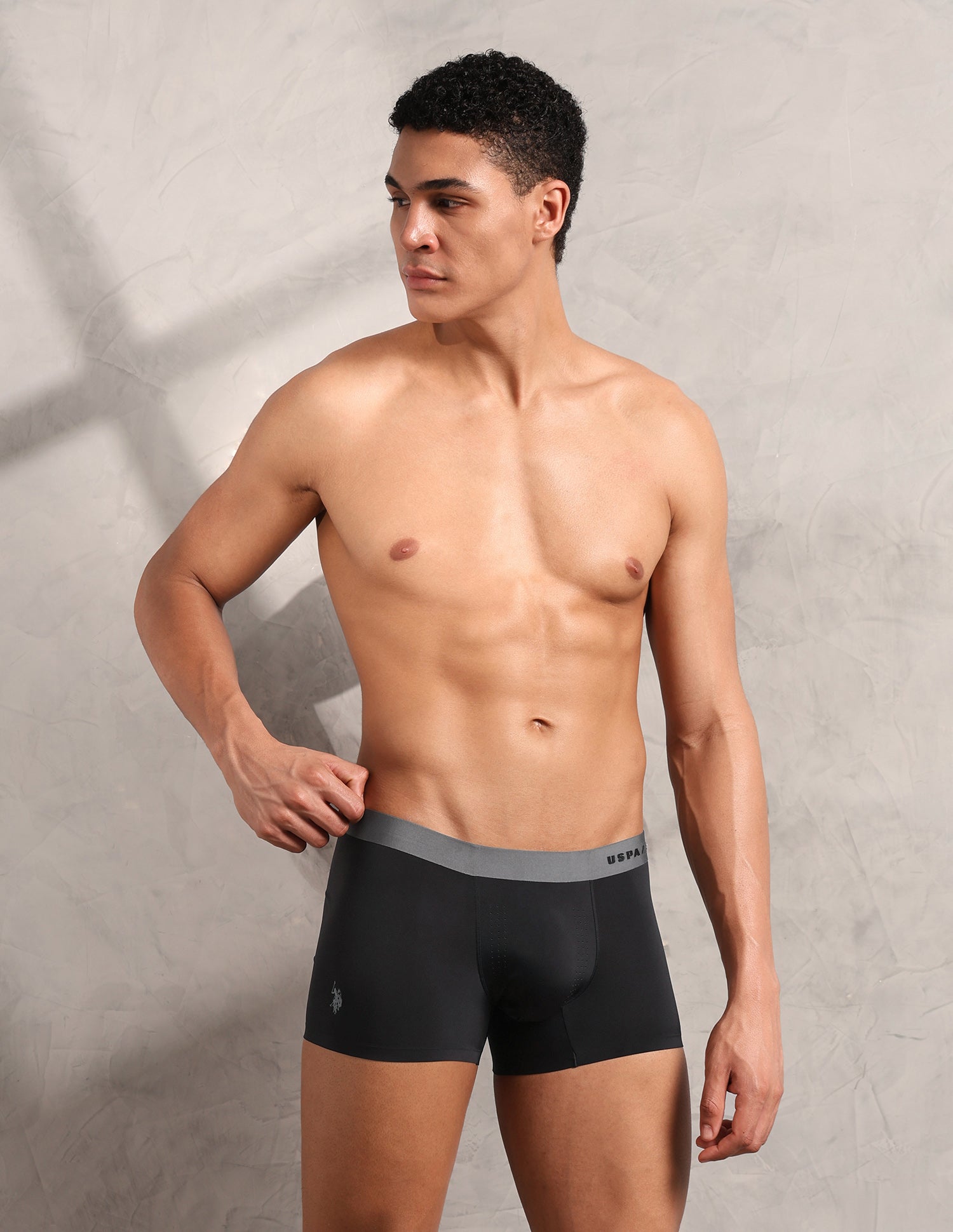 Ultra Light Perforated RT010 Seamless Trunk Black - U.S. Polo Assn. India | Large