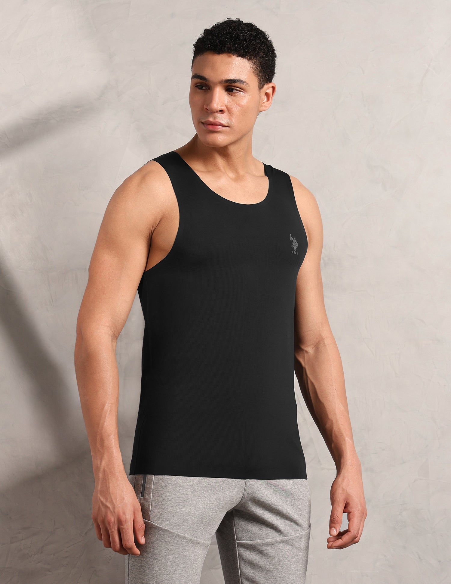 Breathe Easy Mesh Seamless RV001 Sports Vest Black - U.S. Polo Assn. India | Large