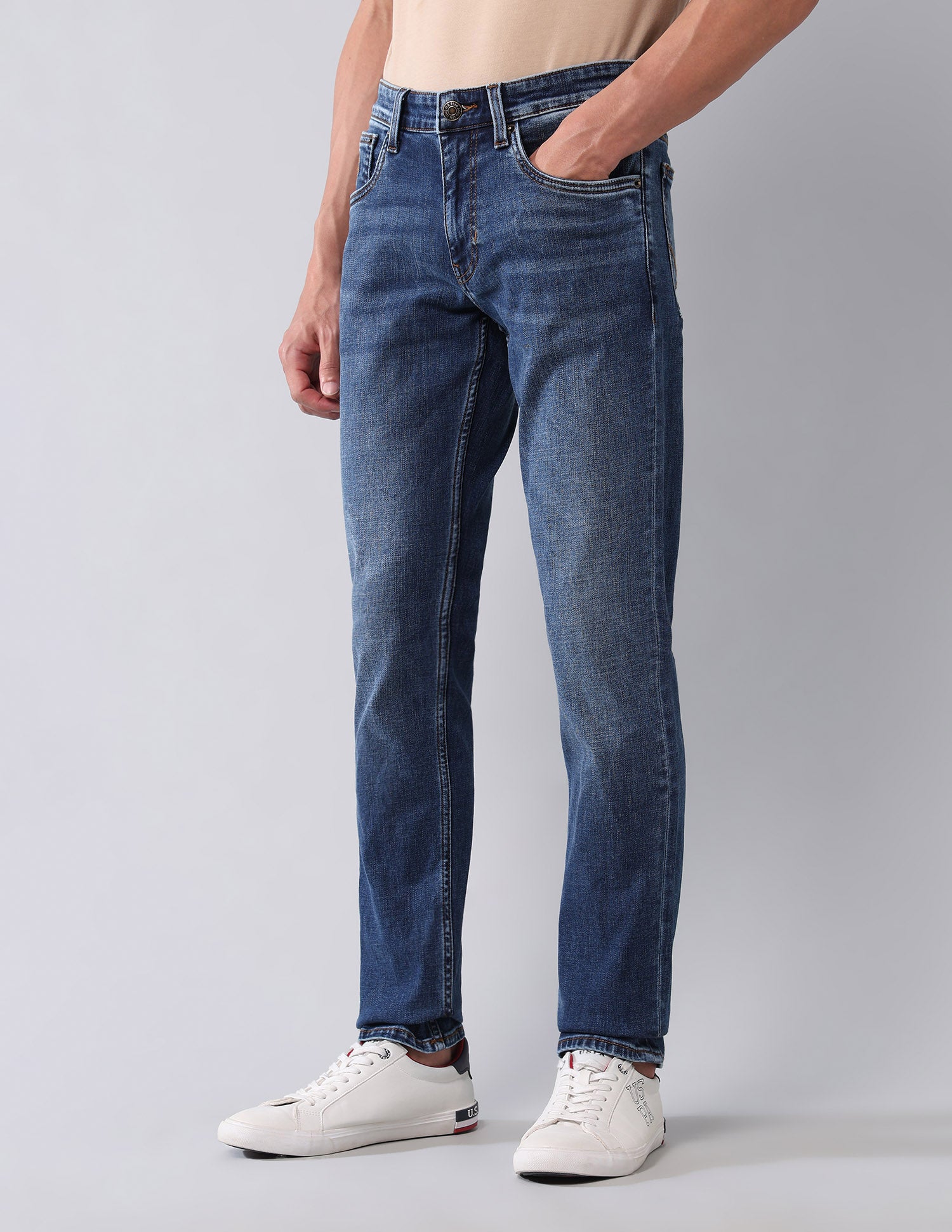 Brandon Slim Tapered Fit Vintage Jeans Mid Wash - U.S. Polo Assn. India | Large