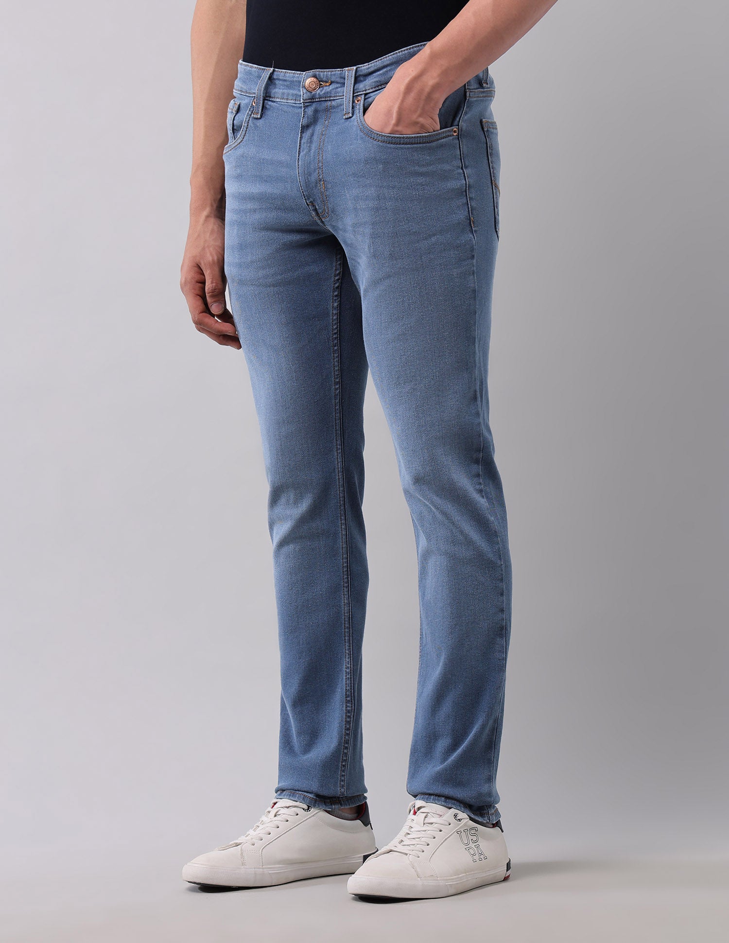 Brandon Slim Tapered Fit Blue Jeans Light Blue - U.S. POLO ASSN. | Large