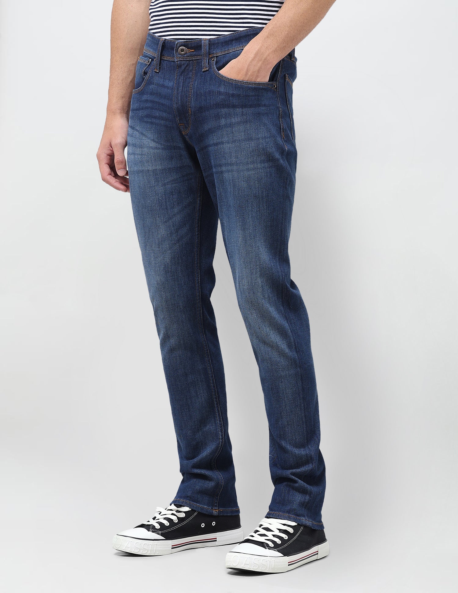 Brandon Slim Tapered Fit Blue Jeans Blue - U.S. Polo Assn. India | Large