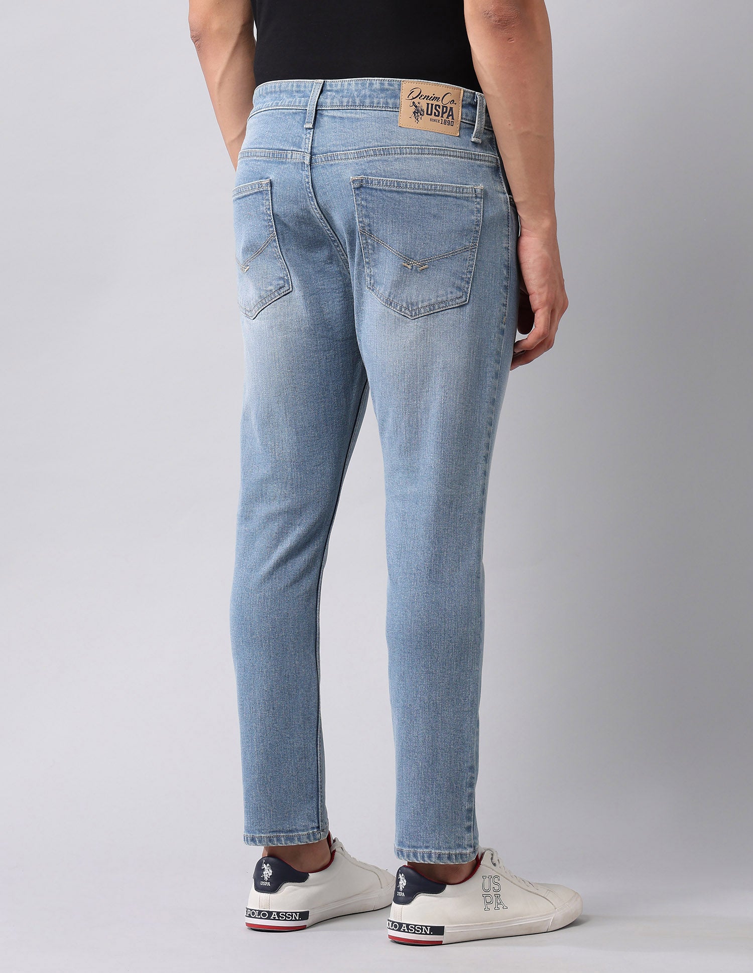 Henry Tapered Fit Blue Jeans Light Wash - U.S. Polo Assn. India | Large