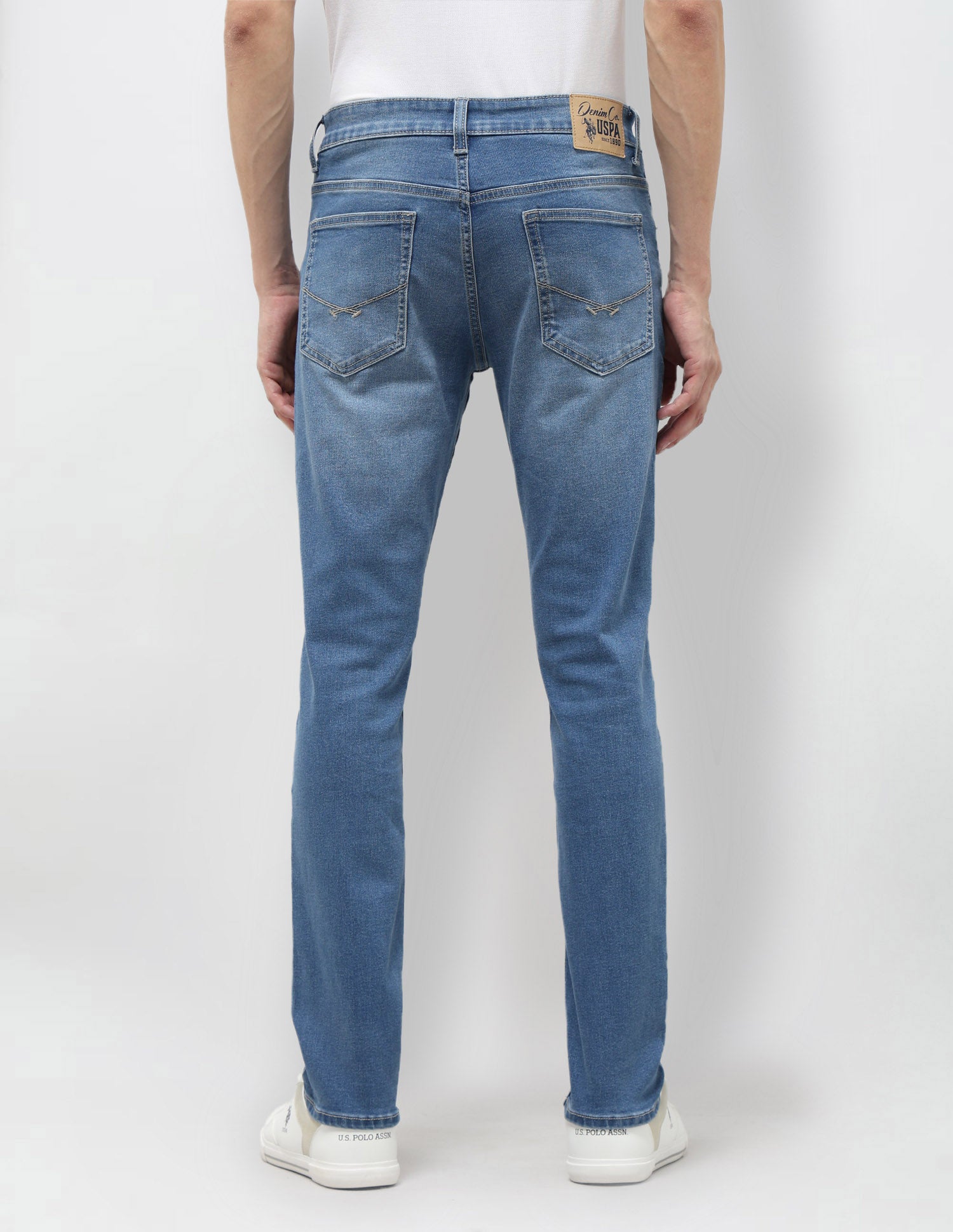 Brandon Slim Tapered Fit Blue Jeans Light Indigo - U.S. POLO ASSN. | Large