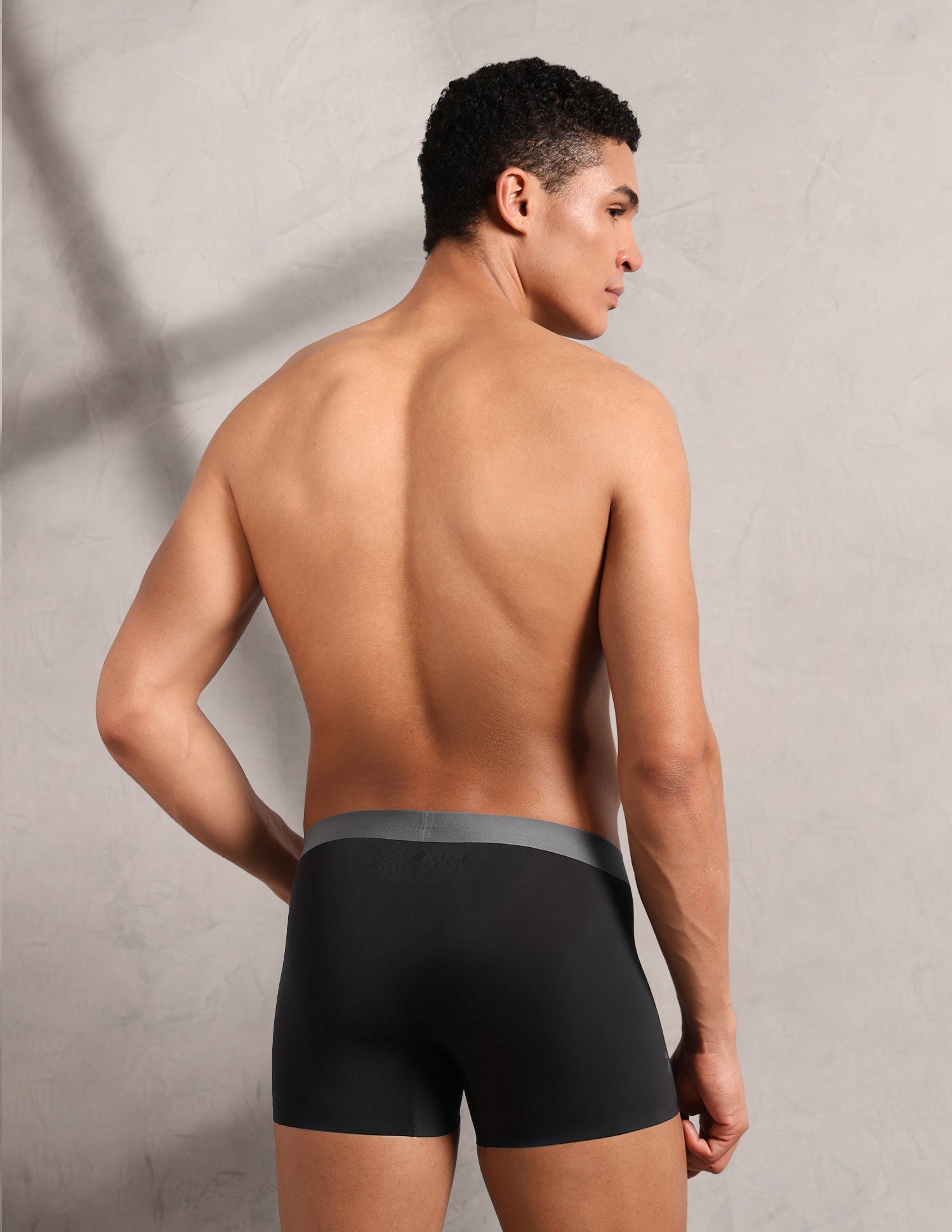 Ultra Light Perforated RT010 Seamless Trunk Black - U.S. Polo Assn. India | Large