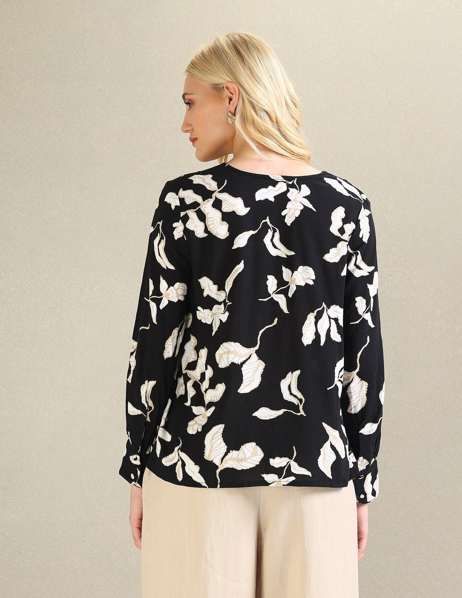 V-Neck Floral Print Top Black - U.S. POLO ASSN. | Large