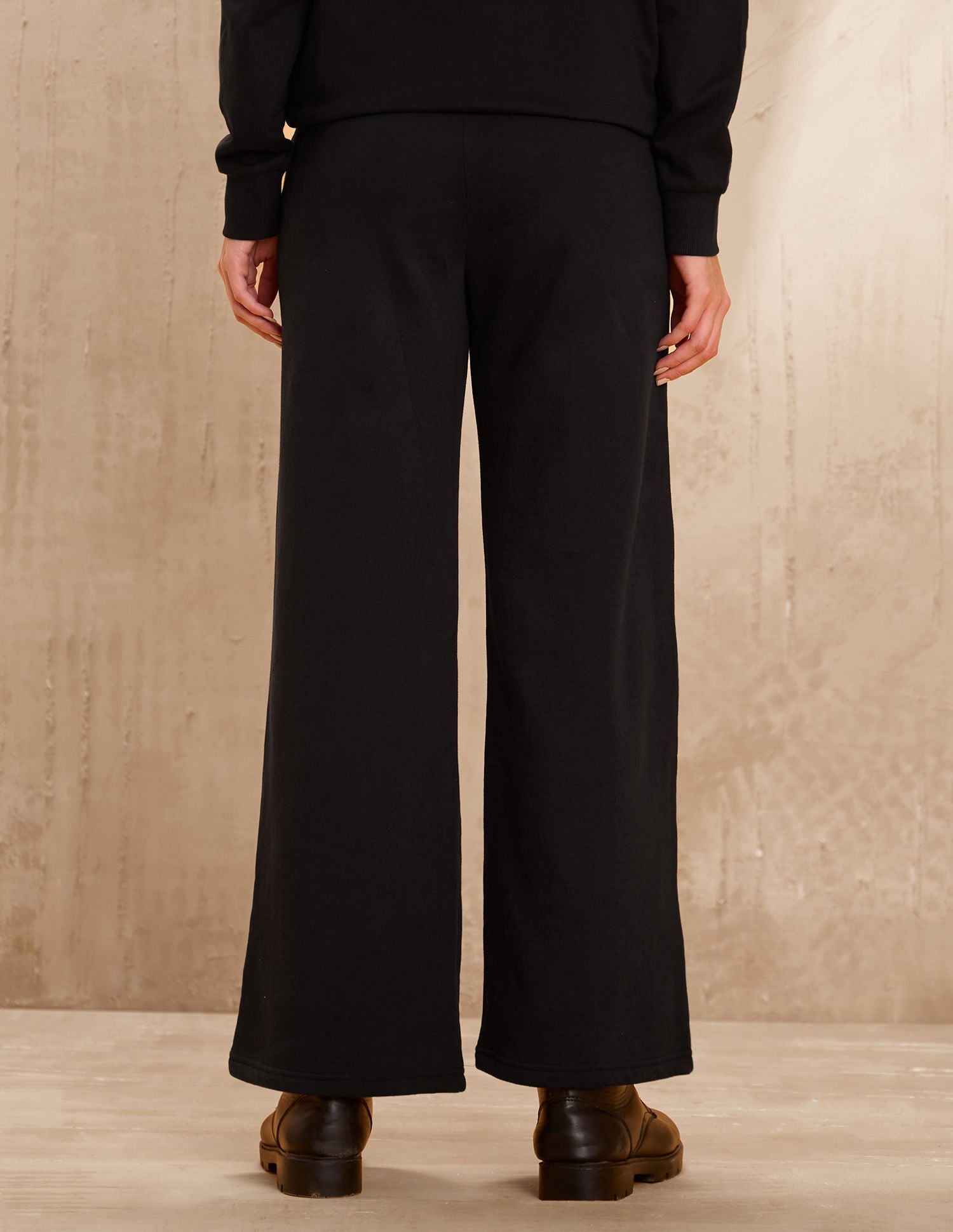 Solid Wide Leg Fit Trousers Black - U.S. Polo Assn. India | Large