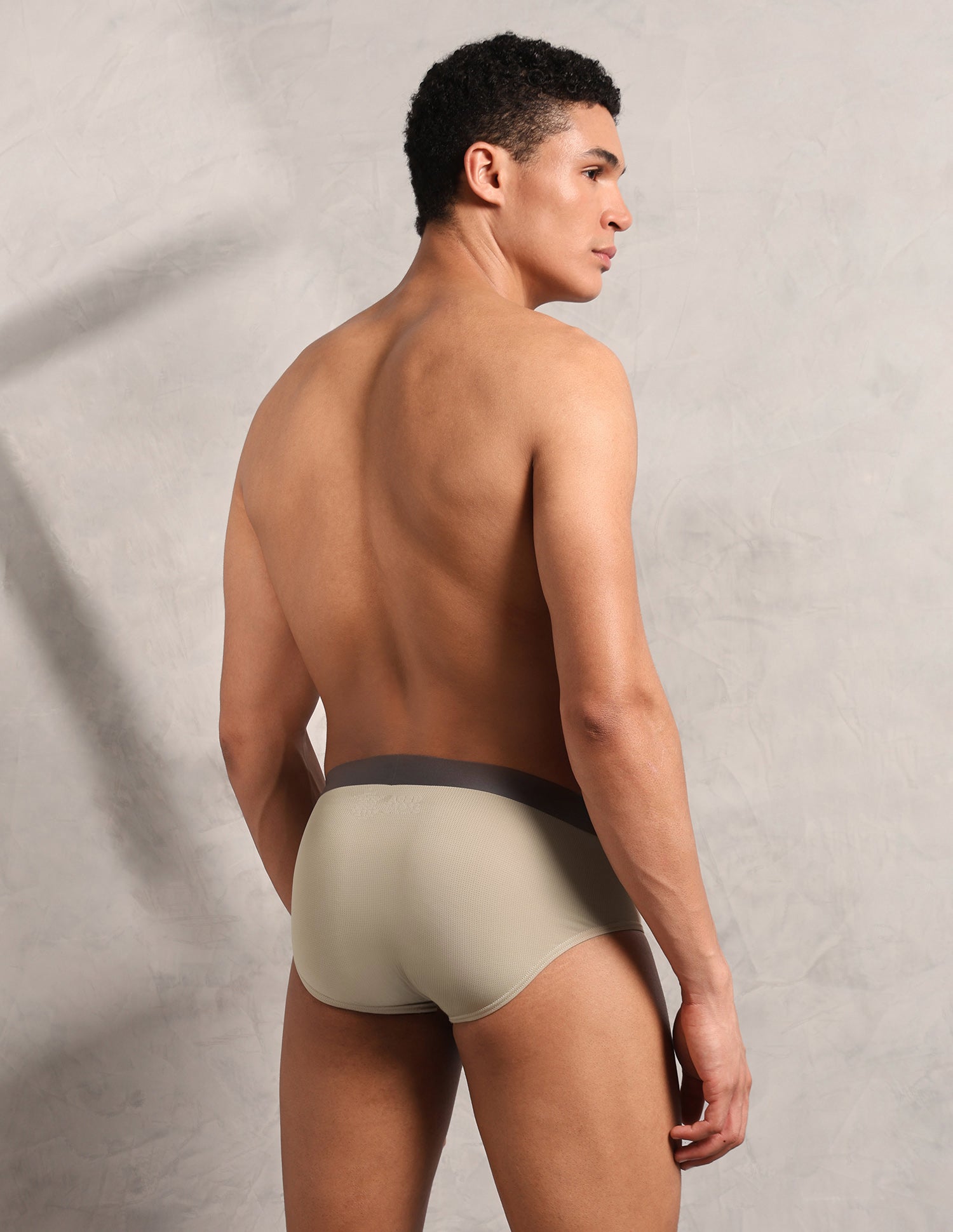 Seamless Sports RB003 Mesh Brief Chalk - U.S. Polo Assn. India | Large