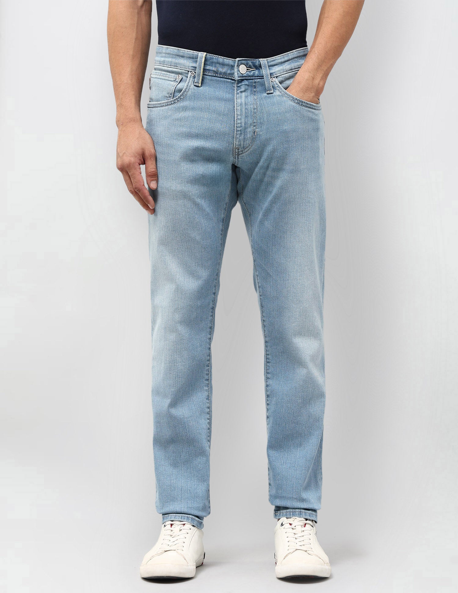 Brandon Slim Tapered Fit Blue Jeans Light Wash - U.S. POLO ASSN. | Large