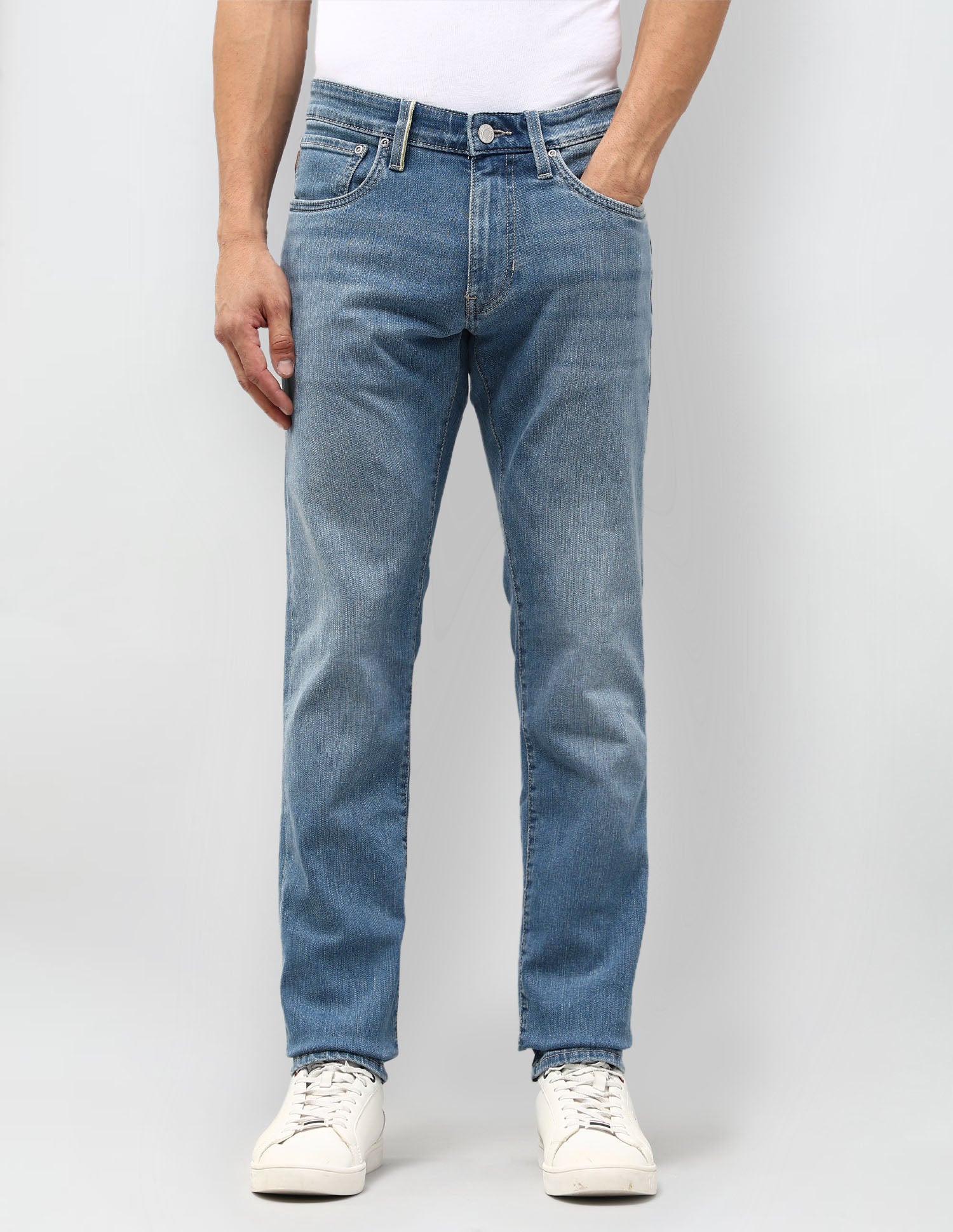 Brandon Slim Tapered Fit Blue Jeans Light Wash - U.S. POLO ASSN. | Large