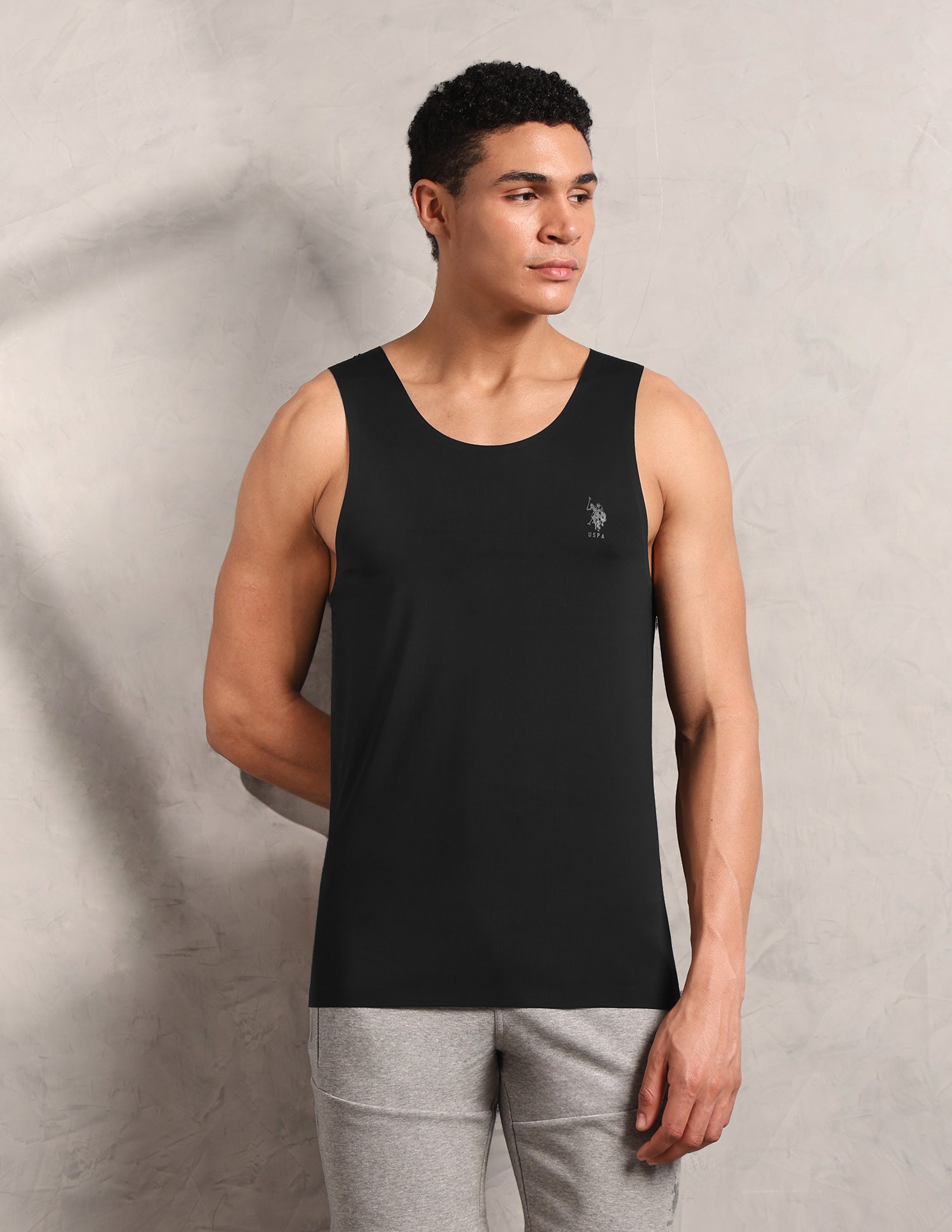 Breathe Easy Mesh Seamless RV001 Sports Vest Black - U.S. Polo Assn. India | Large