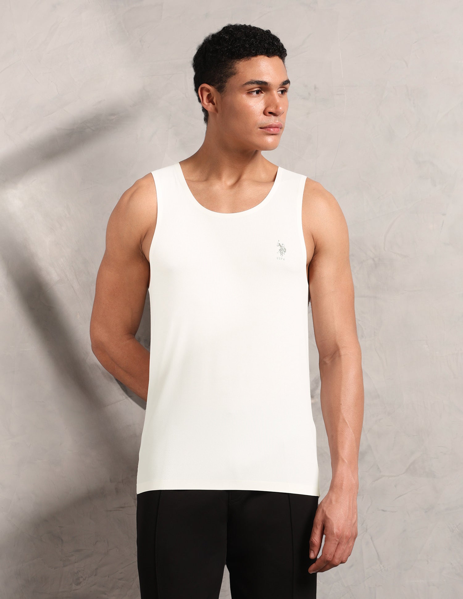 Breathe Easy Mesh Seamless RV001 Sports Vest Off White - U.S. Polo Assn. India | Large