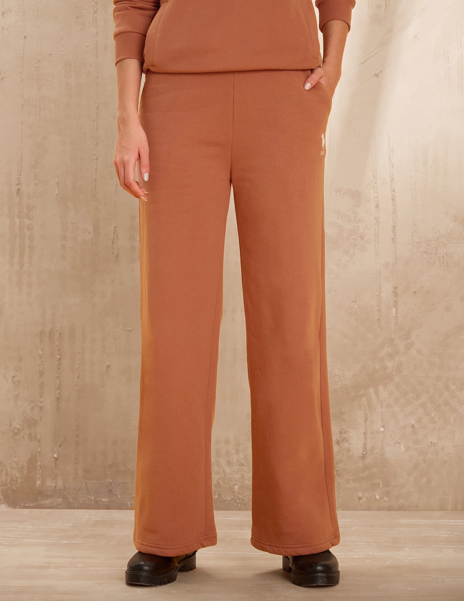 Solid Wide Leg Fit Trousers Brown - U.S. Polo Assn. India | Large