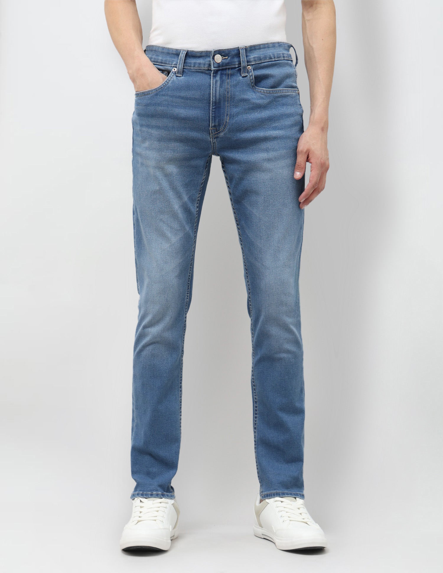 Brandon Slim Tapered Fit Blue Jeans Light Indigo - U.S. POLO ASSN. | Large