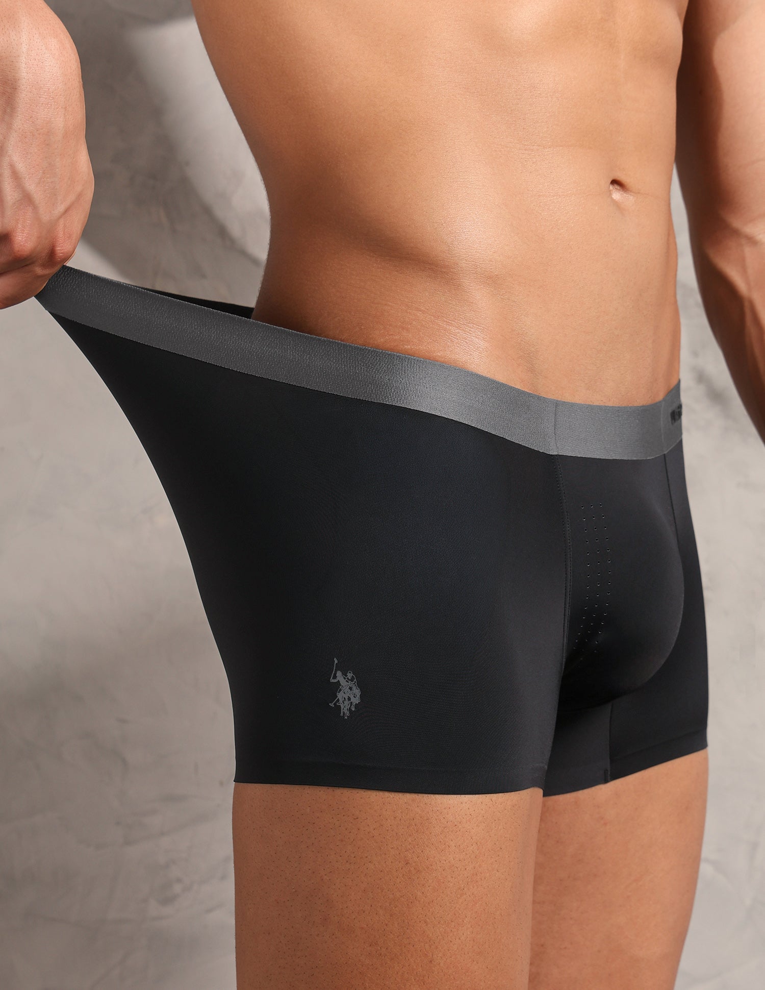Ultra Light Perforated RT010 Seamless Trunk Black - U.S. Polo Assn. India | Large