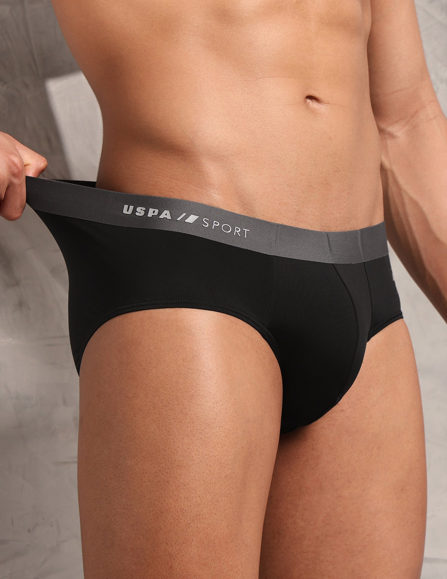 Seamless Sports RB003 Mesh Brief Black - U.S. Polo Assn. India | Large