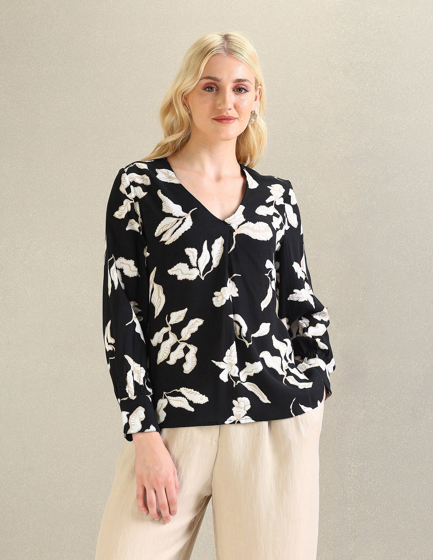 V-Neck Floral Print Top Black - U.S. POLO ASSN. | Large