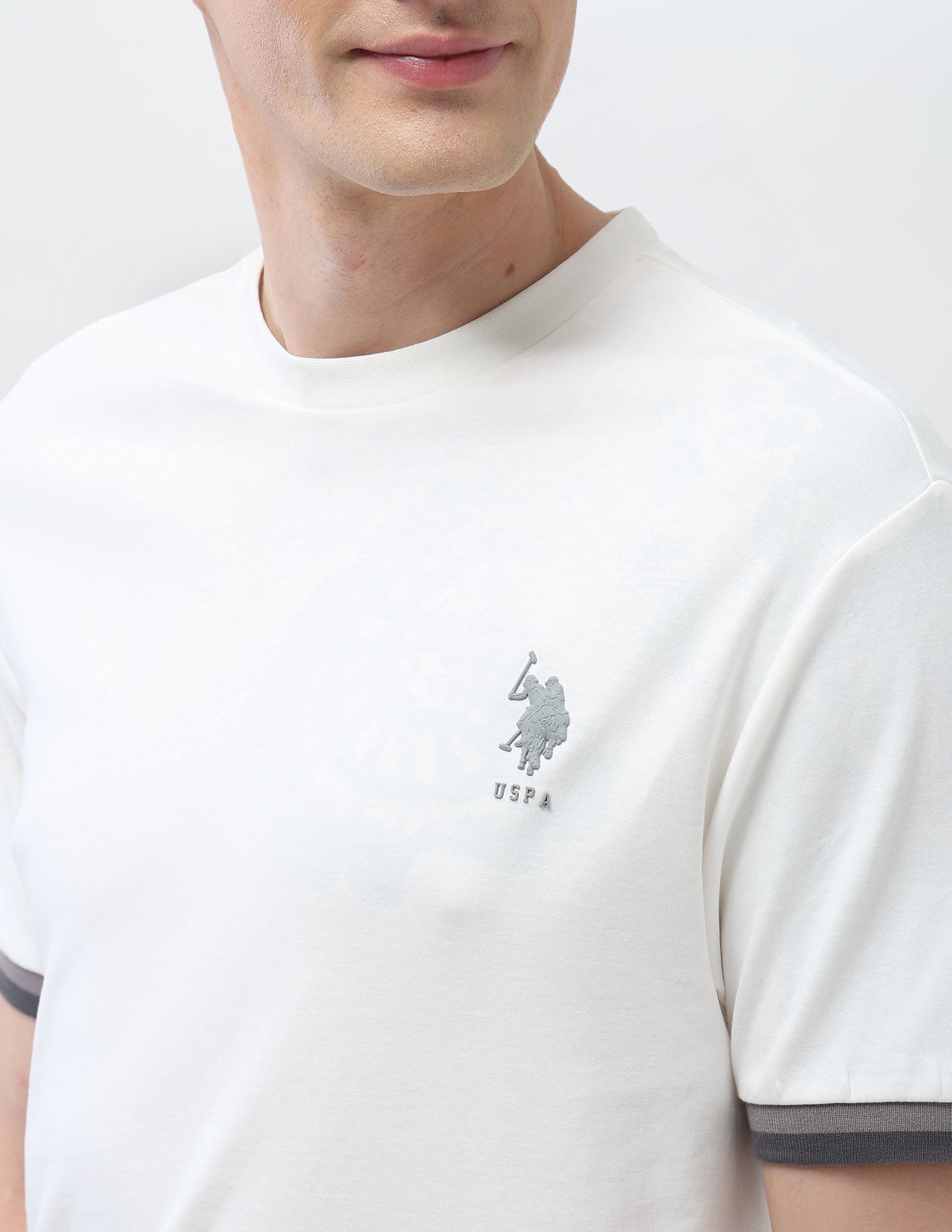 Solid Slim Fit Black & Gold T-Shirt Ivory - U.S. Polo Assn. India | Large