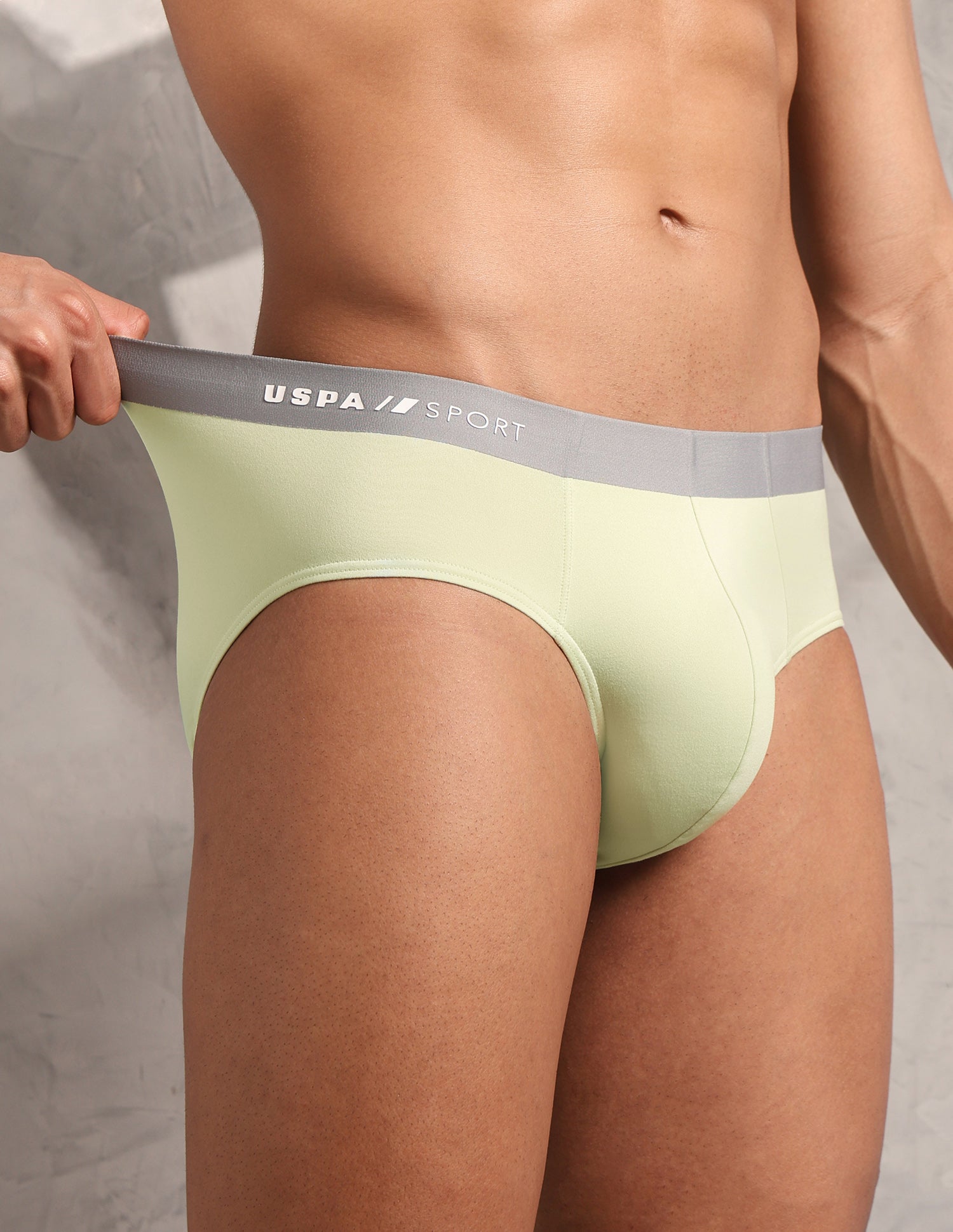 Breathable Seamless Sports RB002 Brief Wihite Jade - U.S. Polo Assn. India | Large