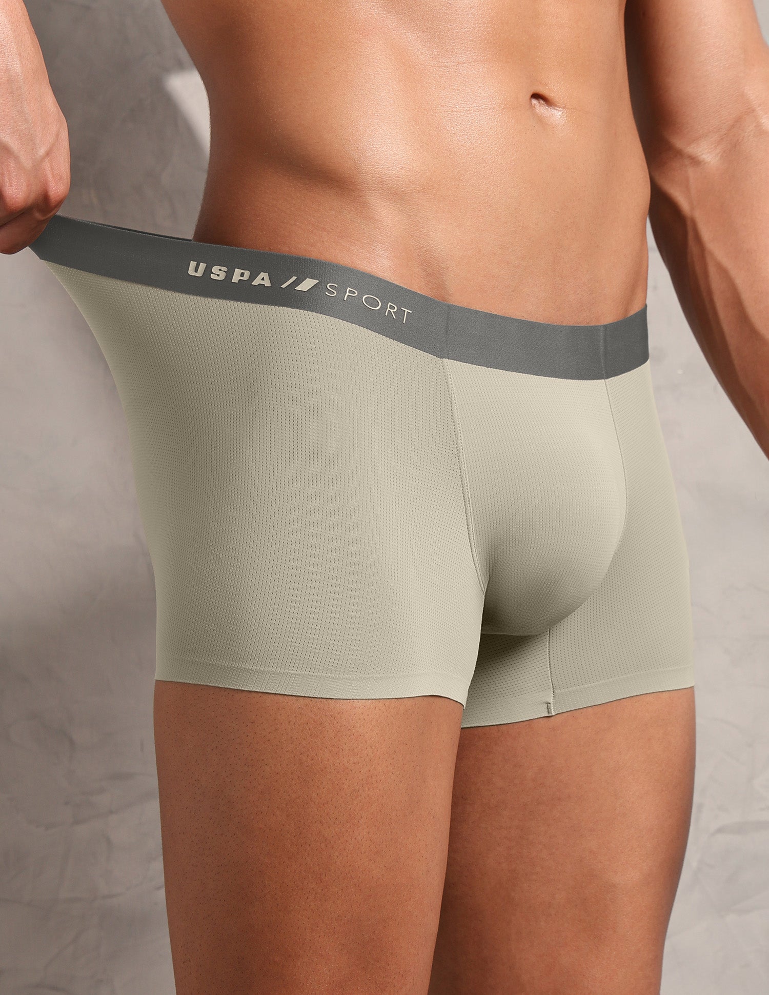 Signature Sports Mesh RT009 Seamless Trunk Chalk - U.S. Polo Assn. India | Large