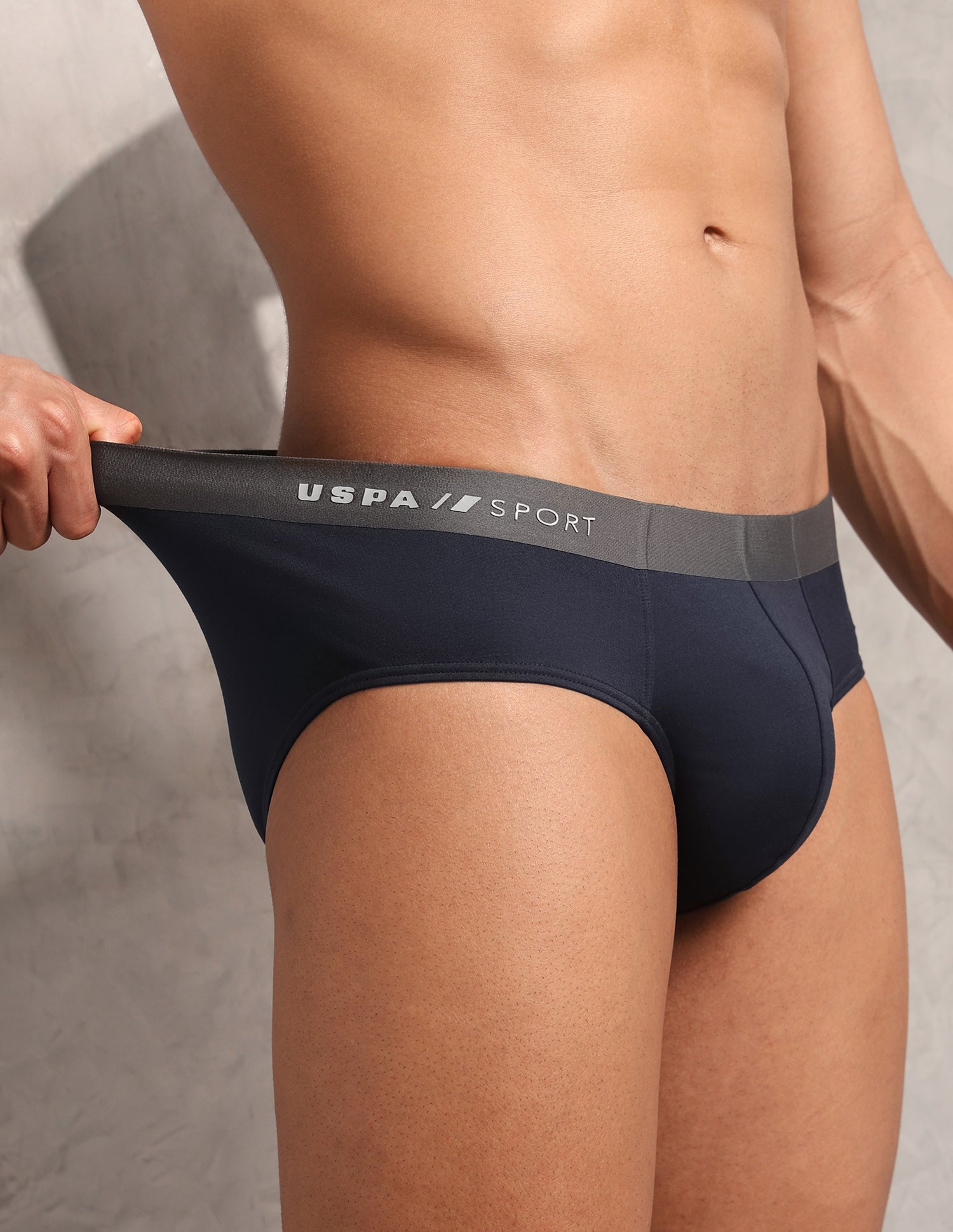 Breathable Seamless Sports RB002 Brief Navy - U.S. Polo Assn. India | Large