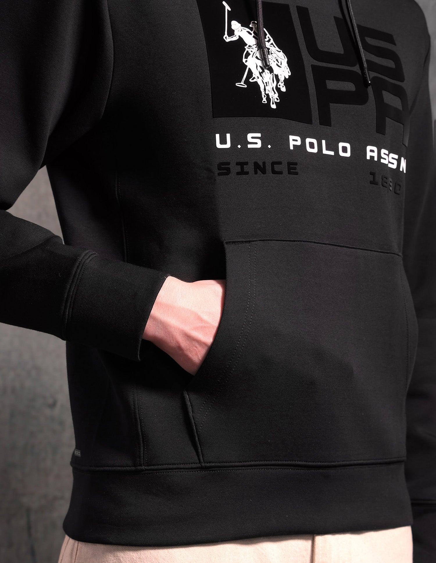 Brand Printed Black & Gold Sweatshirt Black - U.S. POLO ASSN. | Large