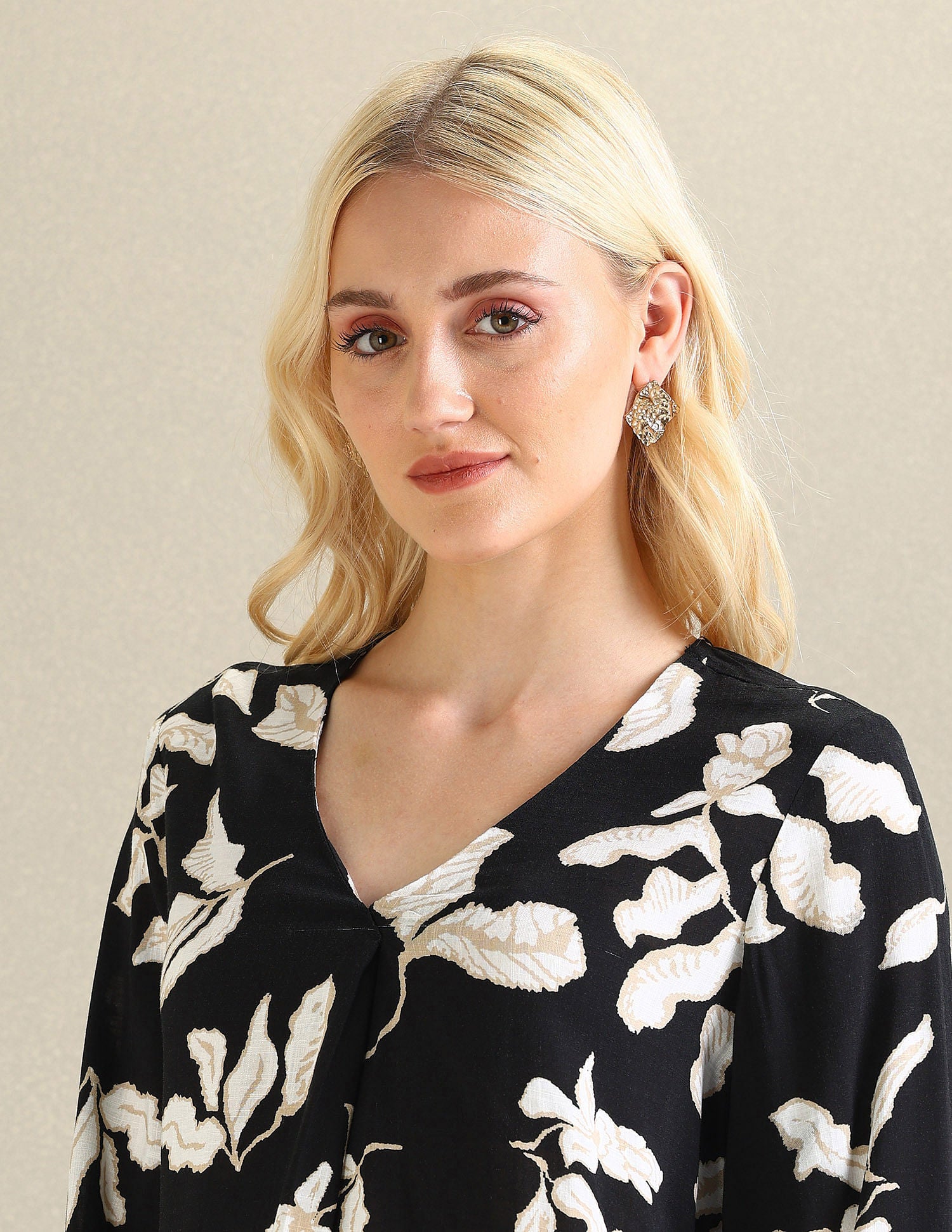 V-Neck Floral Print Top Black - U.S. POLO ASSN. | Large