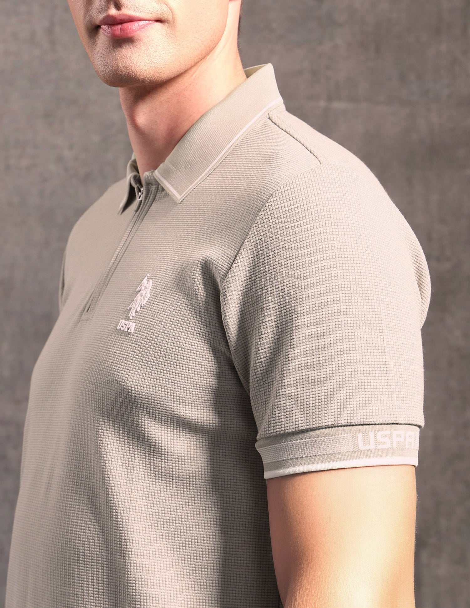 Black & Gold Textured Polo Shirt Beige - U.S. POLO ASSN. | Large