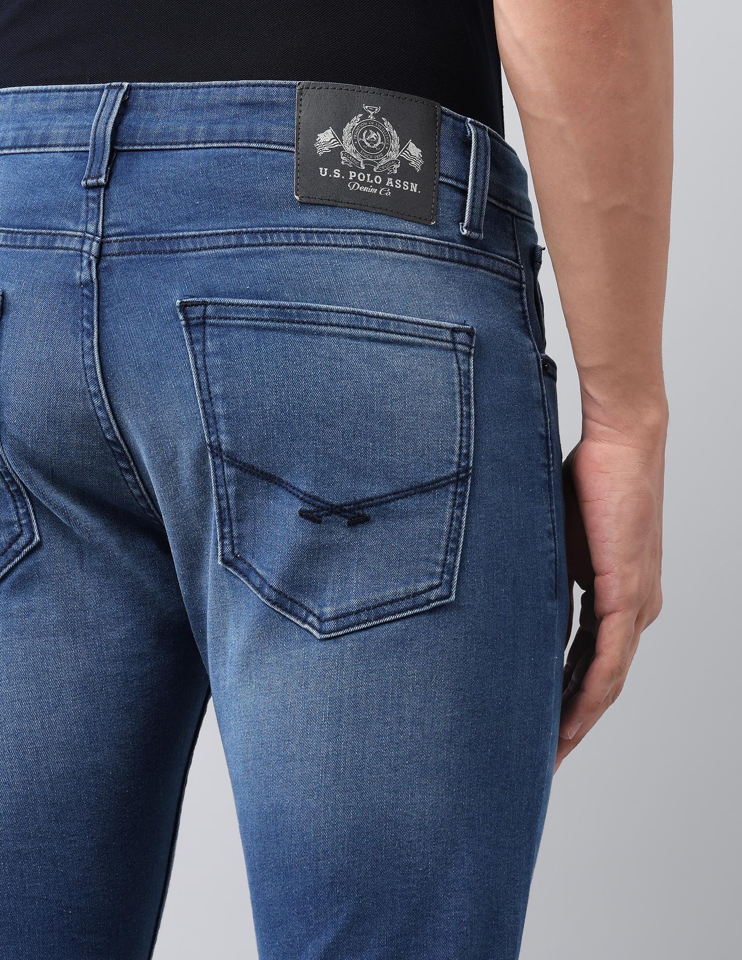 Henry Tapered Fit Blue Jeans Med Blue - U.S. Polo Assn. India | Large